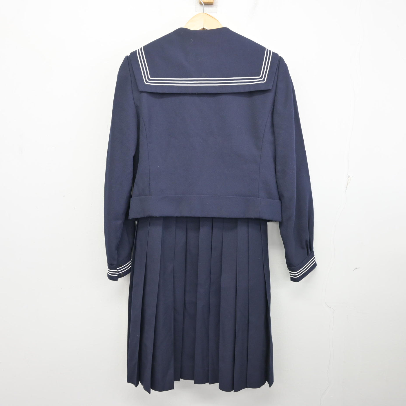 【中古】福岡県 広徳中学校 女子制服 3点 (セーラー服・ジャンパースカート) sf096920