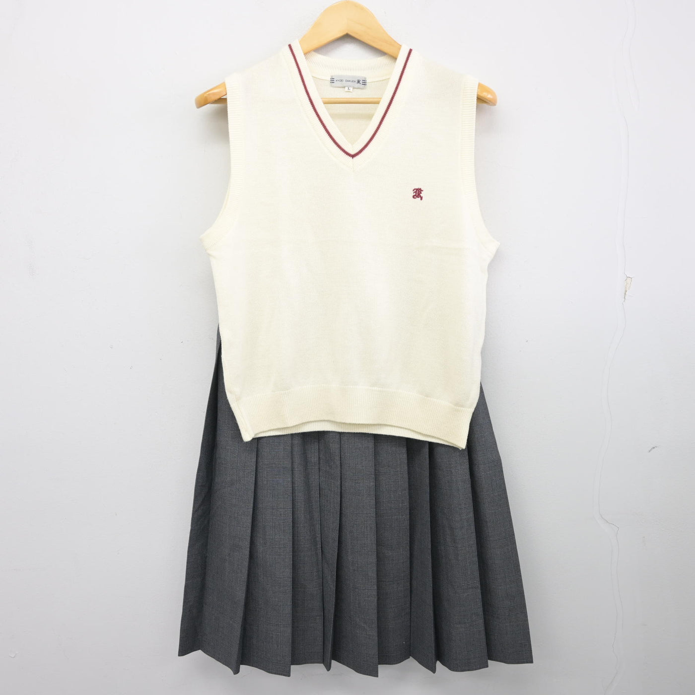 中古】埼玉県 春日部共栄中学高等学校 女子制服 2点 (ニットベスト 