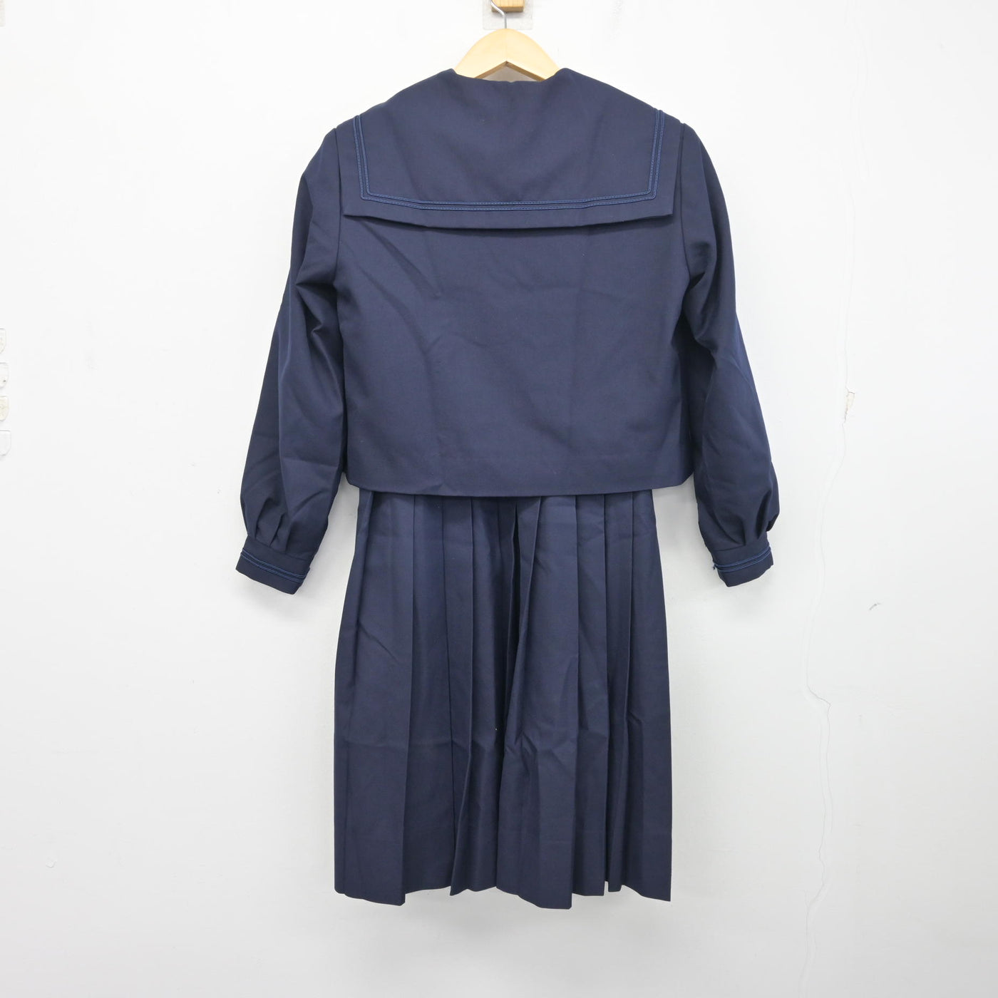【中古】兵庫県 長坂中学校 女子制服 3点 (セーラー服・シャツ・ジャンパースカート) sf097285