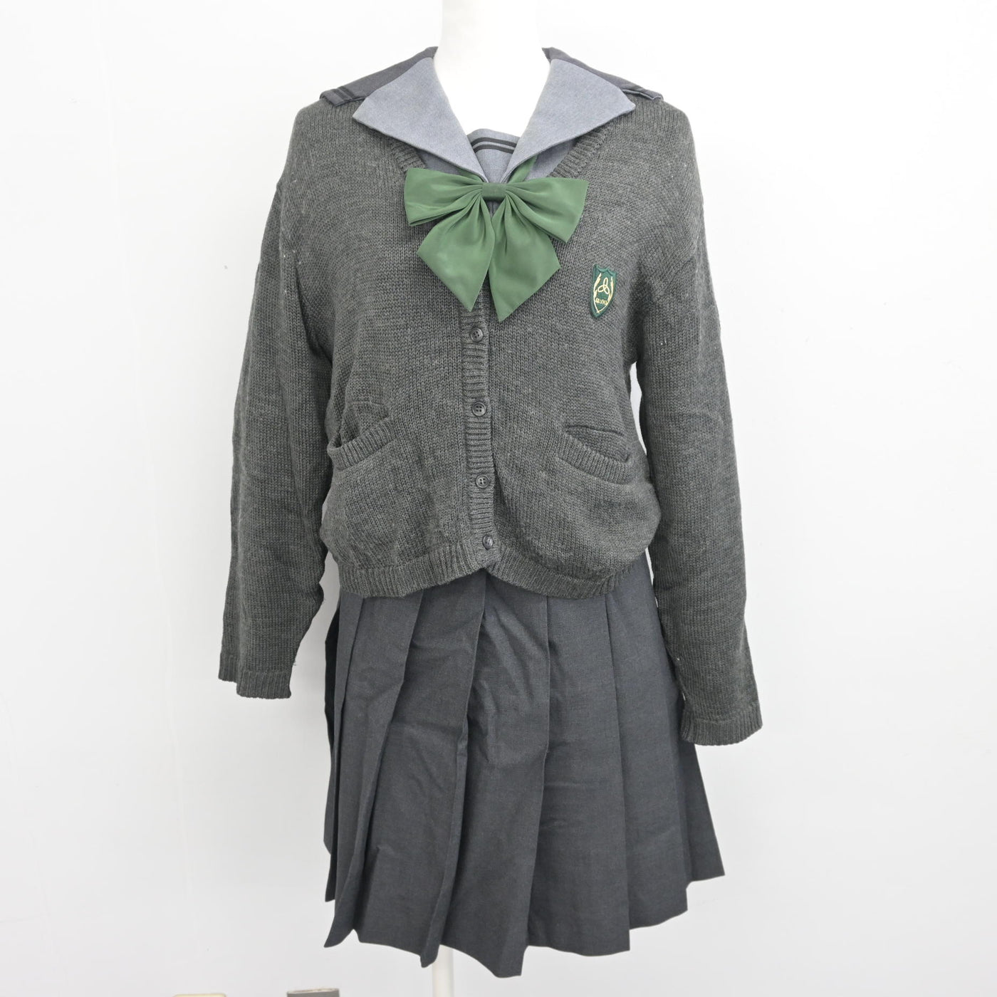 【中古】岡山県 山陽学園高等学校 女子制服 4点 (ニット・セーラー服・スカート) sf097559
