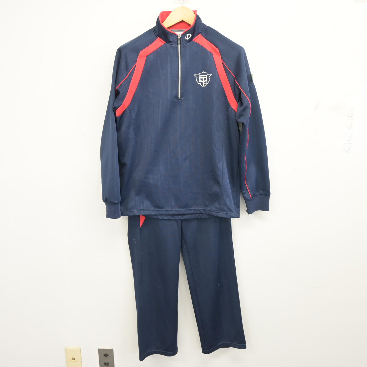 【中古】千葉県 木更津第一中学校 女子制服 2点 (ジャージ 上・ジャージ 下) sf097566
