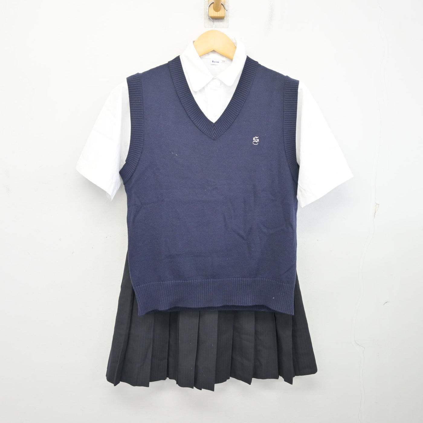 【中古】東京都 下北沢成徳高等学校 女子制服 3点 (ニットベスト・シャツ・スカート) sf097606