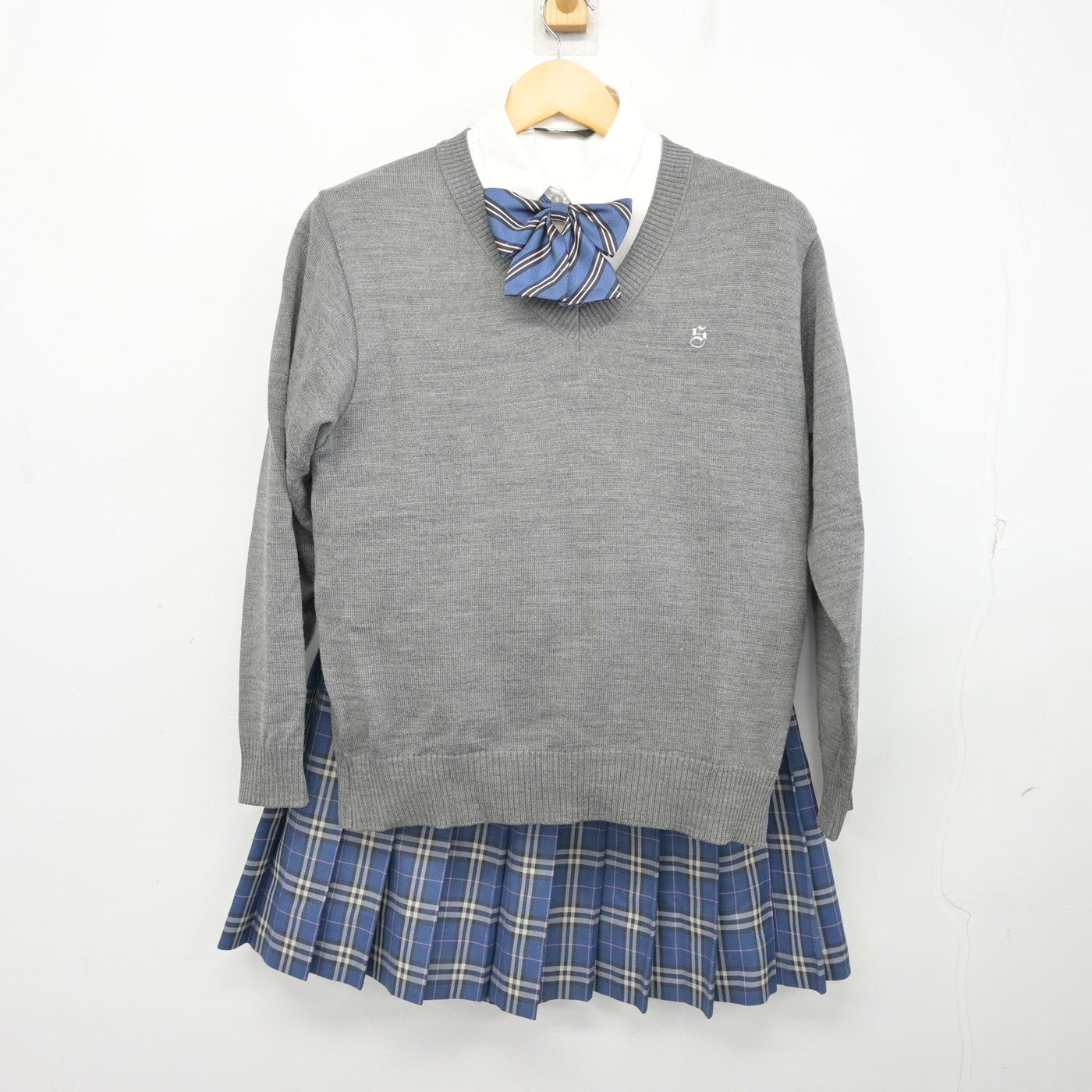 【中古】東京都 下北沢成徳高等学校 女子制服 4点 (ニット・シャツ・スカート) sf097607