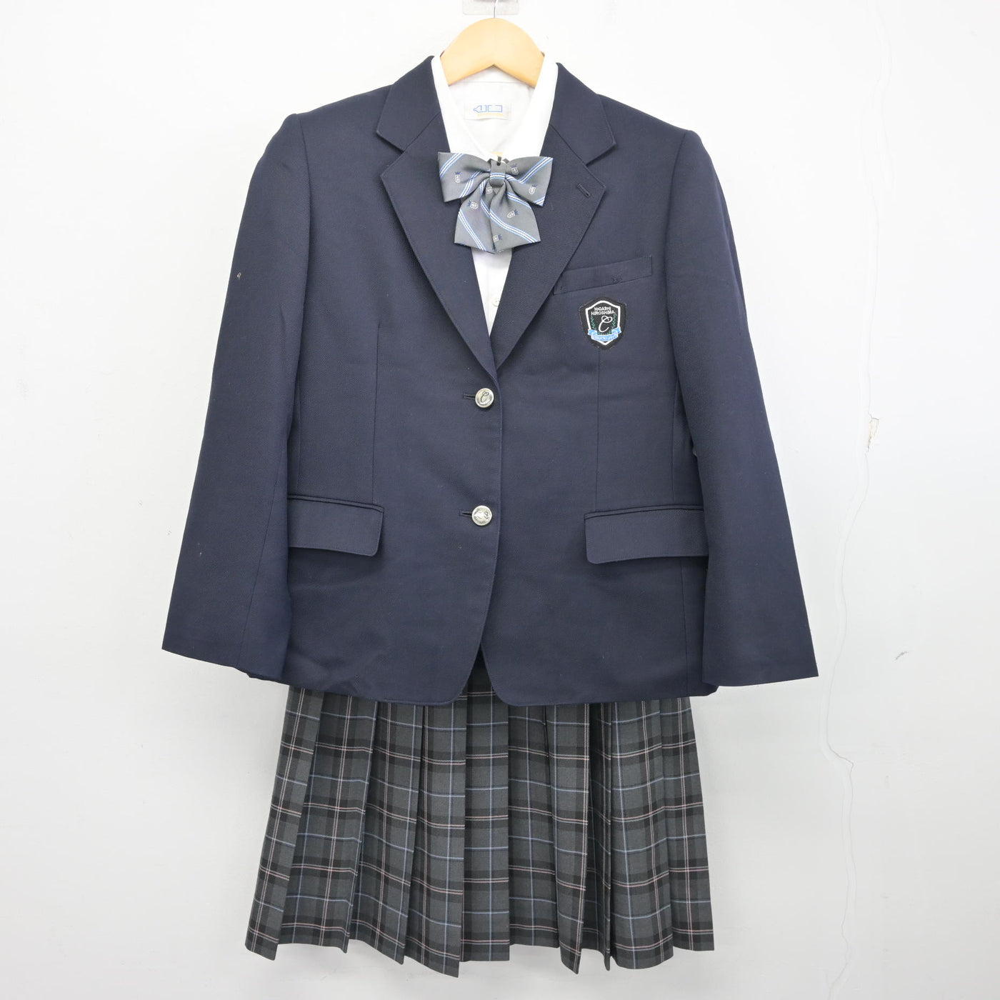 【中古】広島県 東広島市立中央中学校 女子制服 4点 (ブレザー・シャツ・スカート) sf097619