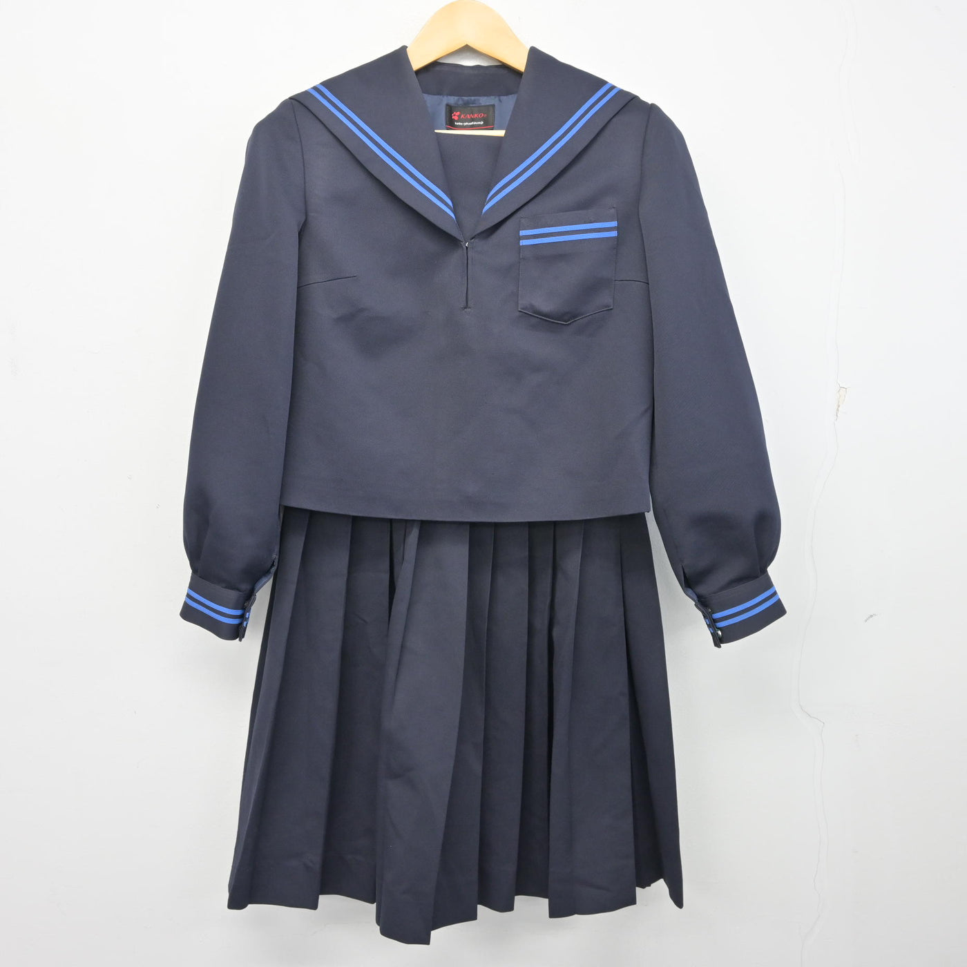 【中古】兵庫県 二見中学校 女子制服 2点 (セーラー服・スカート) sf097640