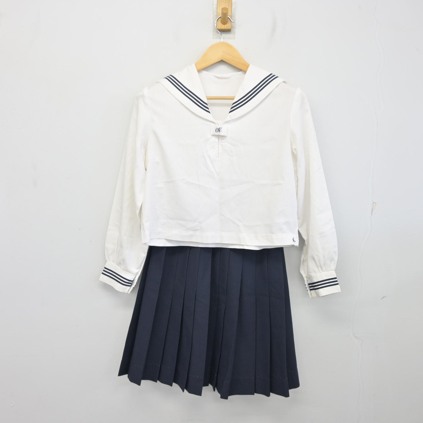 【中古】広島県 尾道北高等学校 女子制服 4点 (セーラー服・セーラー服・スカート) sf097660
