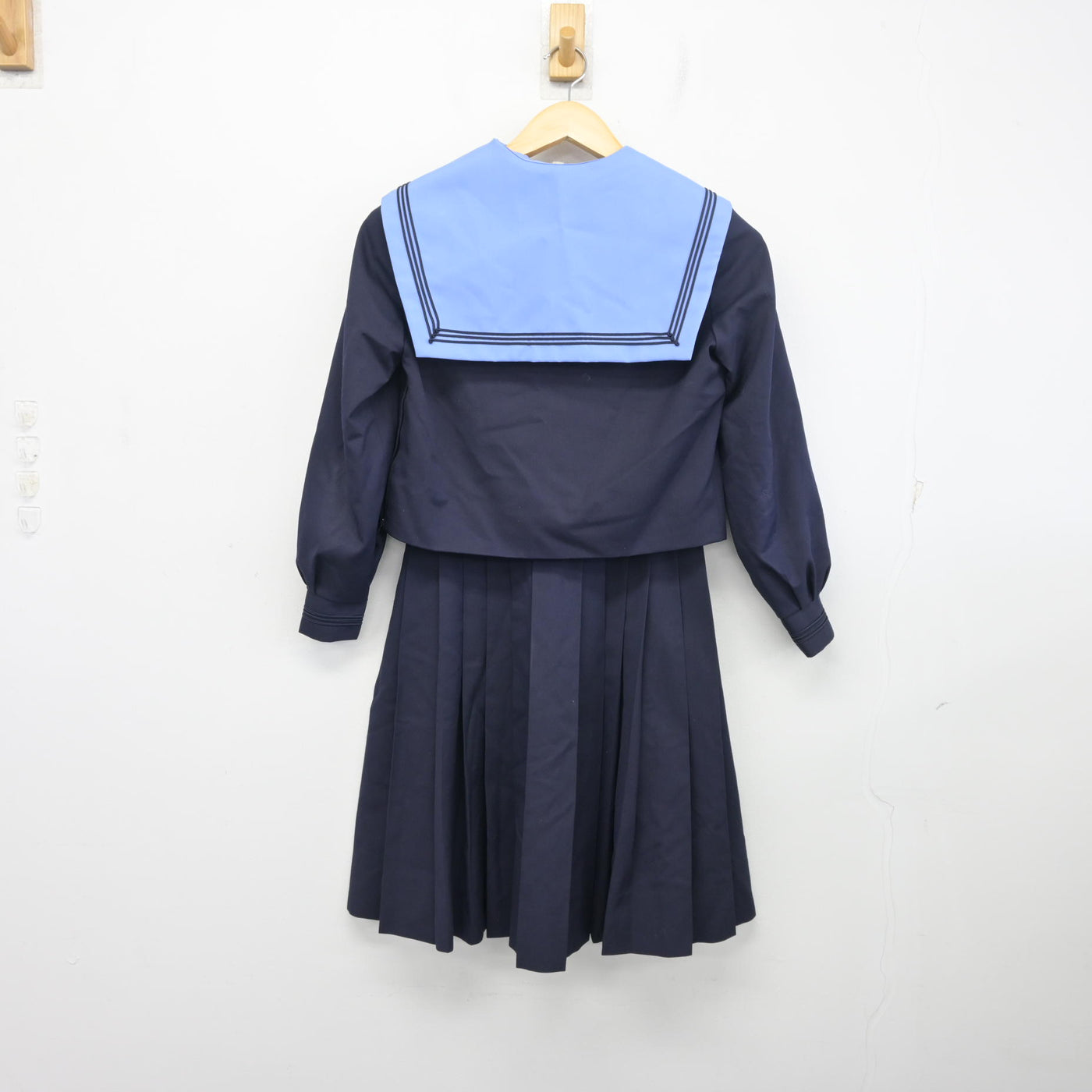【中古】大阪府 福泉南中学校 女子制服 3点 (セーラー服・スカート) sf097669