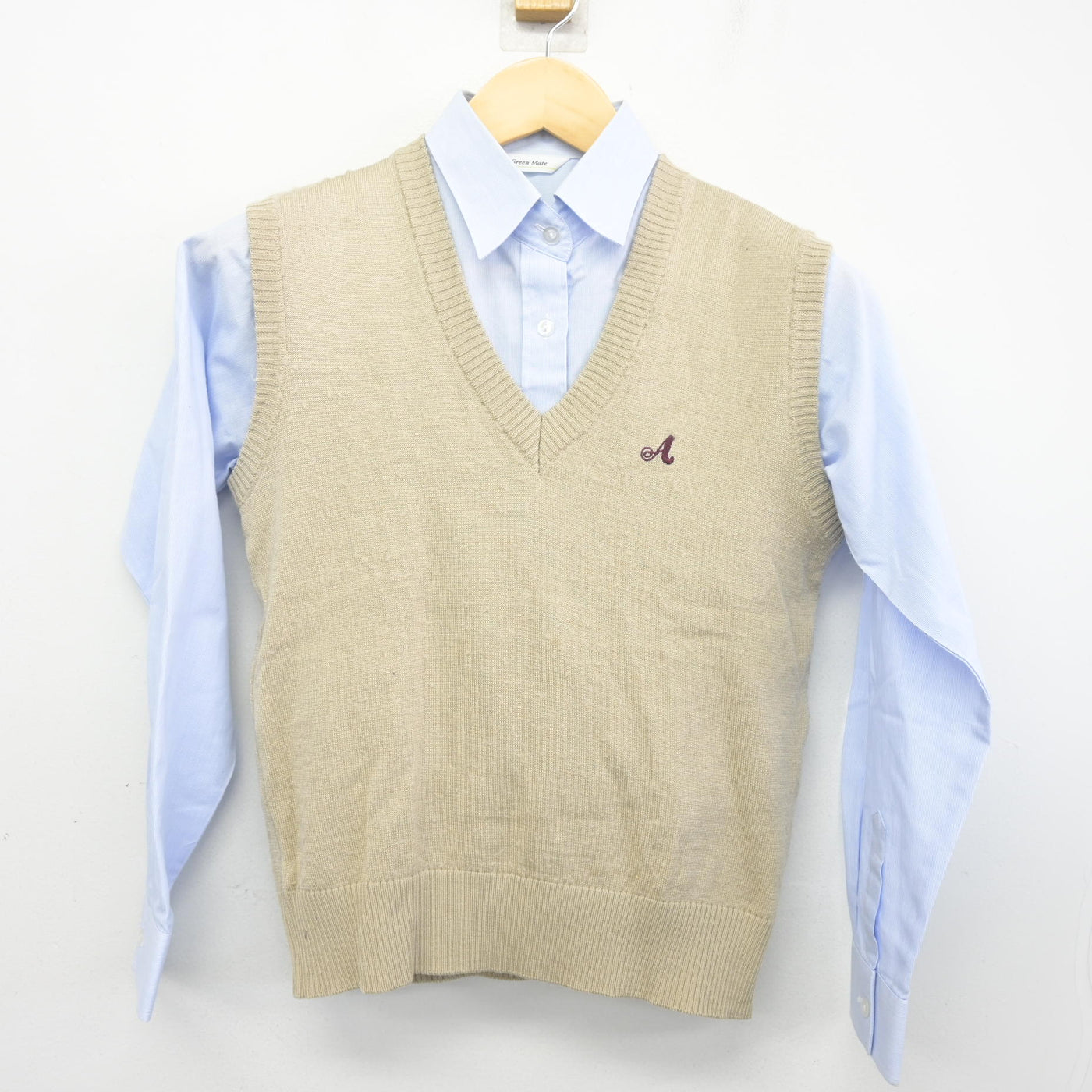【中古】東京都 愛国中学校・高等学校 女子制服 2点 (ニットベスト・シャツ) sf097690