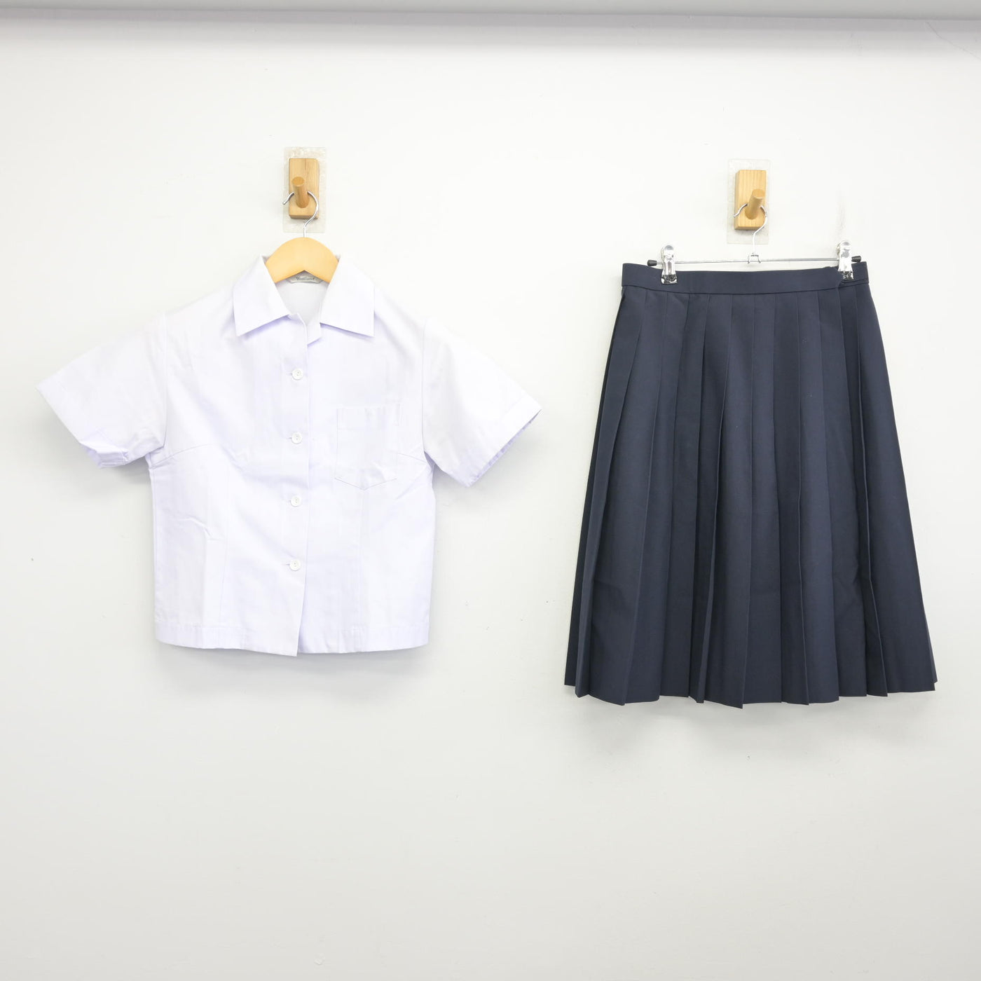 【中古】富山県 富山中部高等学校 女子制服 2点 (シャツ・スカート) sf097694