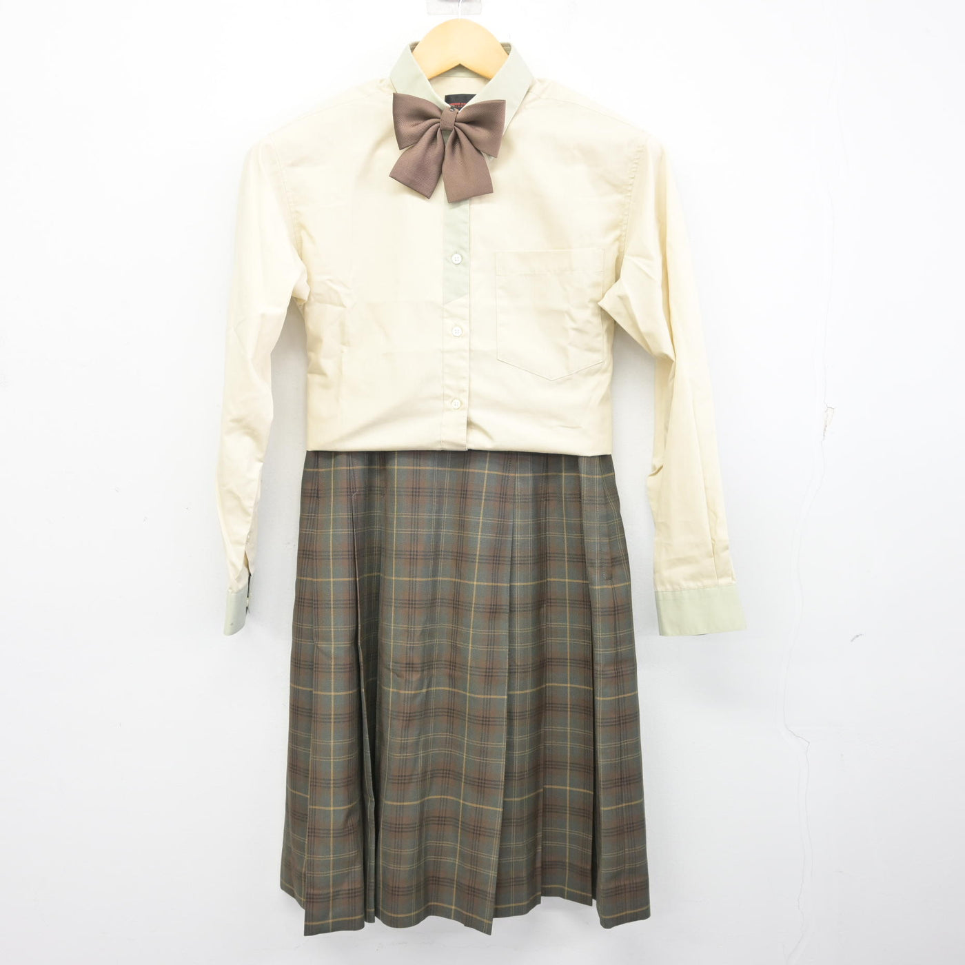 【中古】群馬県  高崎経済大学附属高等学校 女子制服 4点 (ブレザー・シャツ・スカート) sf097706