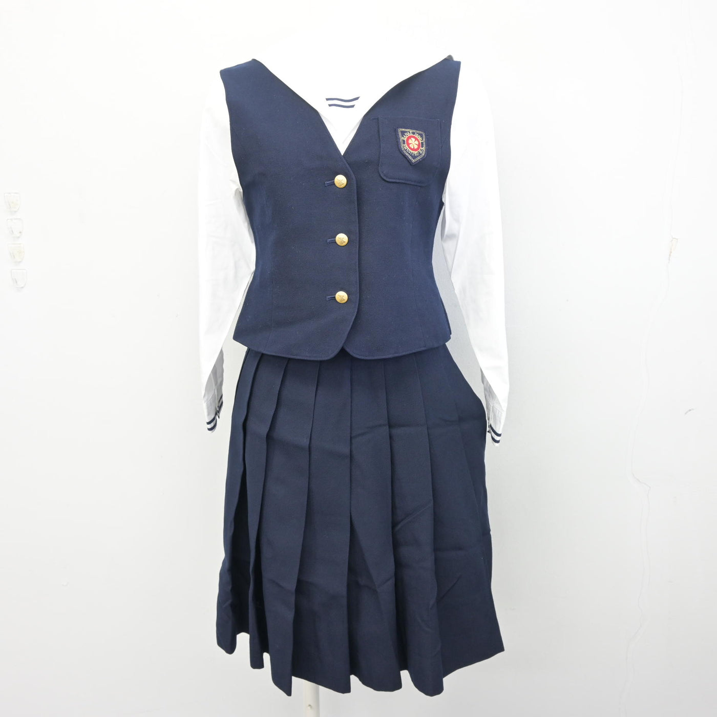 【中古】岡山県 就実高等学校 女子制服 4点 (ブレザー・ベスト・セーラー服・スカート) sf097713