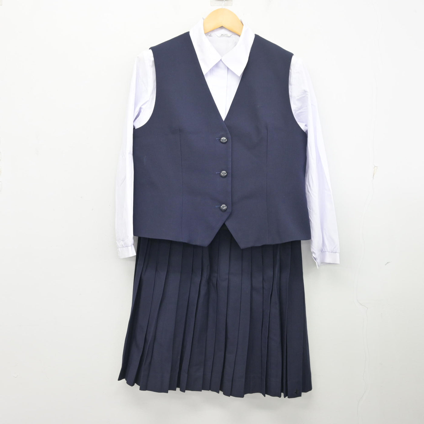 【中古】兵庫県 飾磨高等学校 女子制服 4点 (ブレザー・ベスト・シャツ・スカート) sf097740