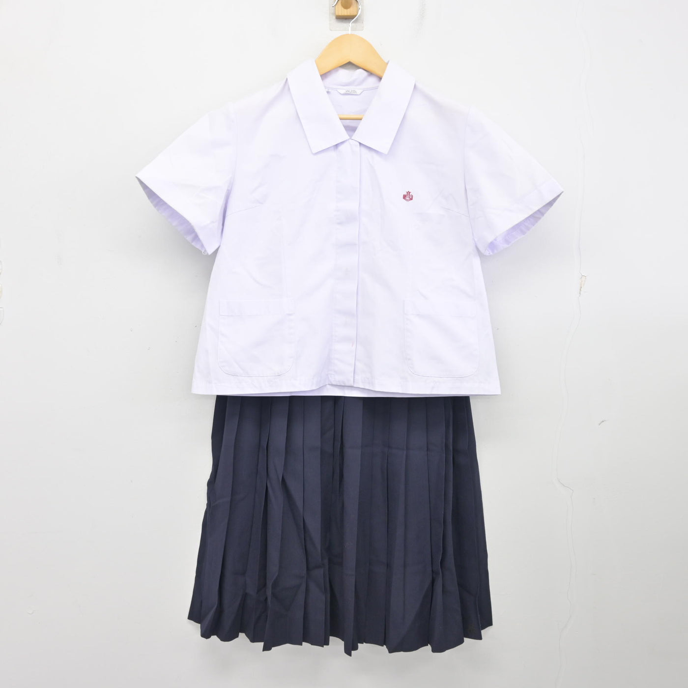 【中古】兵庫県 飾磨高等学校 女子制服 2点 (シャツ・スカート) sf097741