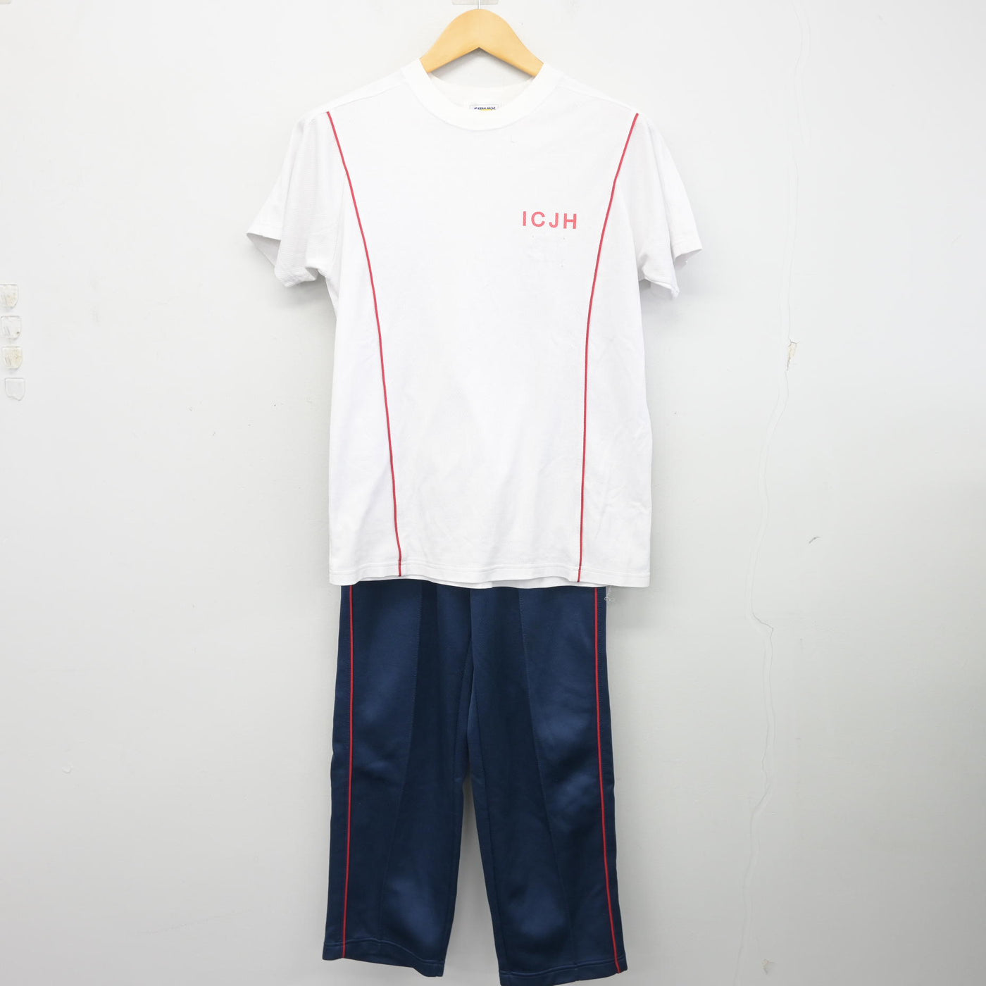 【中古】茨城県 茨城キリスト教学園中学校 女子制服 3点 (体操服 上・ジャージ 下・体操服 下) sf097752