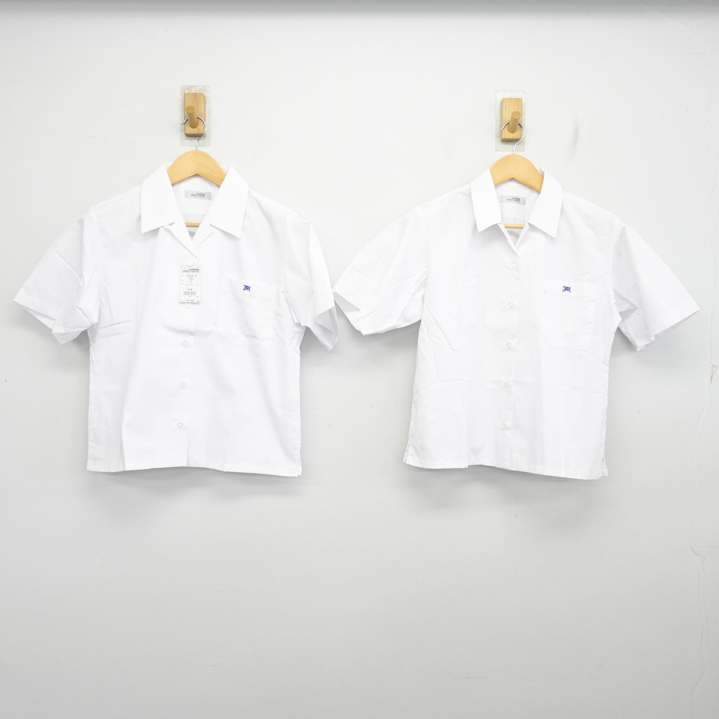 【中古】愛知県 緑高等学校 女子制服 3点 (シャツ・スカート) sf097760