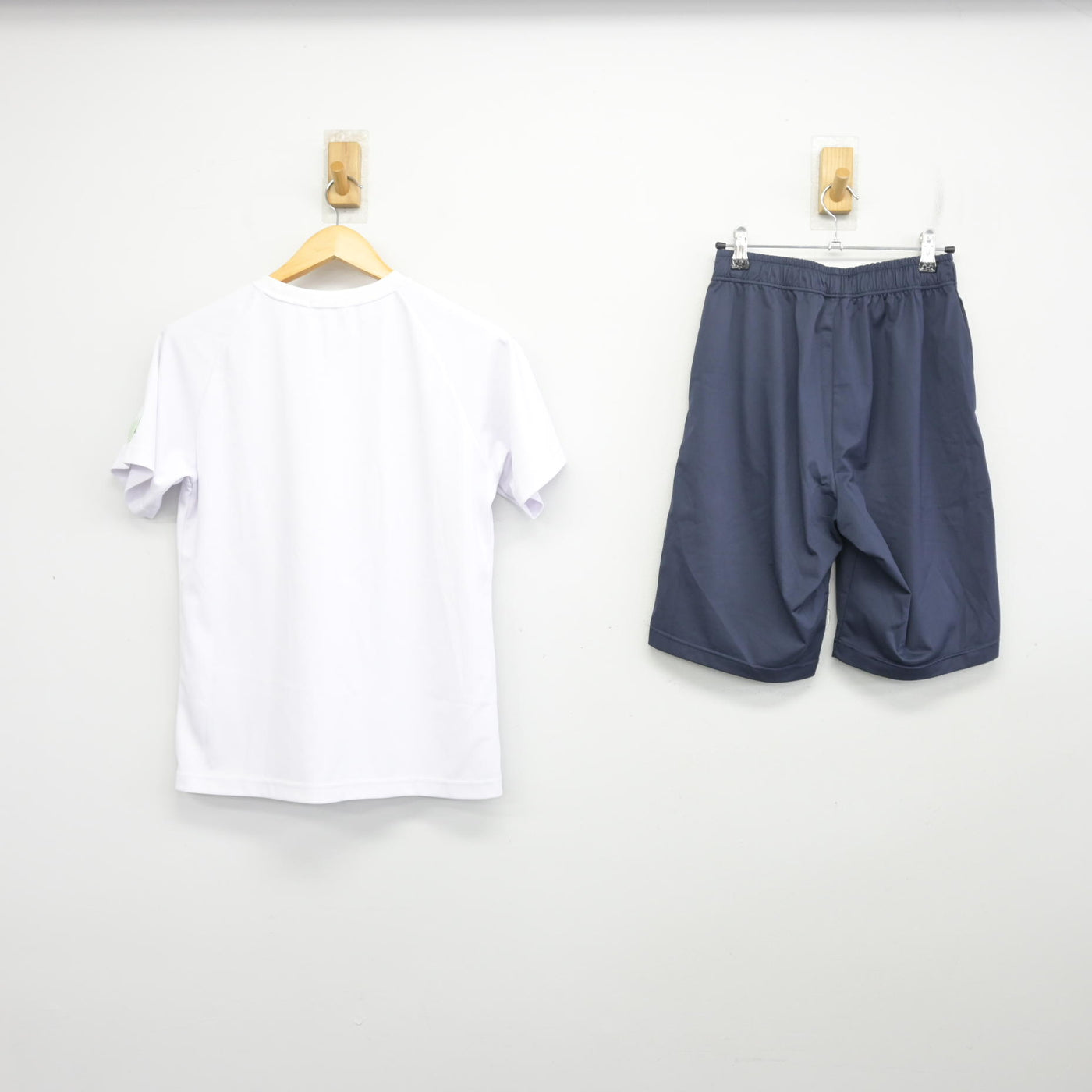 【中古】愛知県 緑高等学校 女子制服 2点 (体操服 上・体操服 下) sf097761