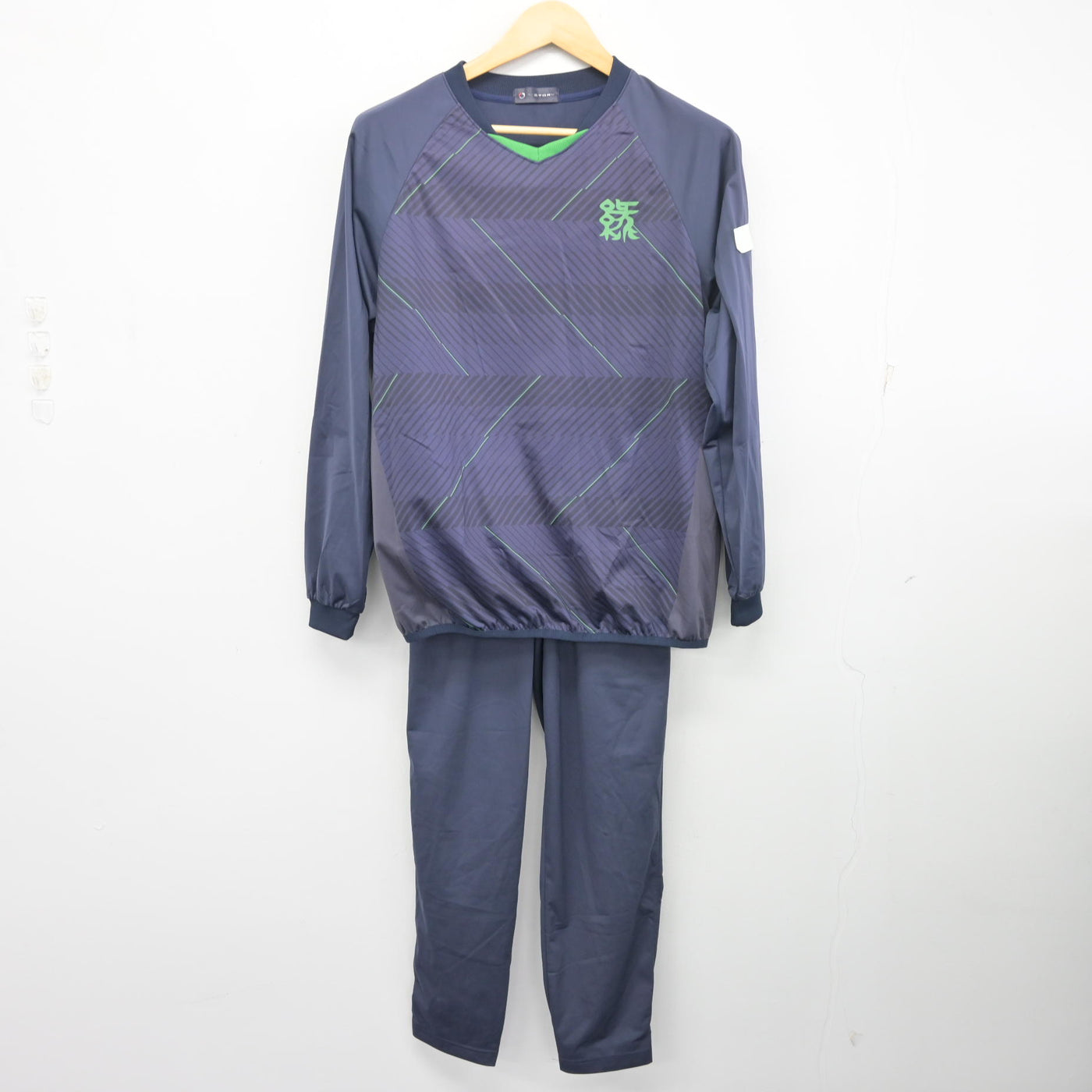 【中古】愛知県 緑高等学校 女子制服 2点 (ジャージ 上・ジャージ 下) sf097762
