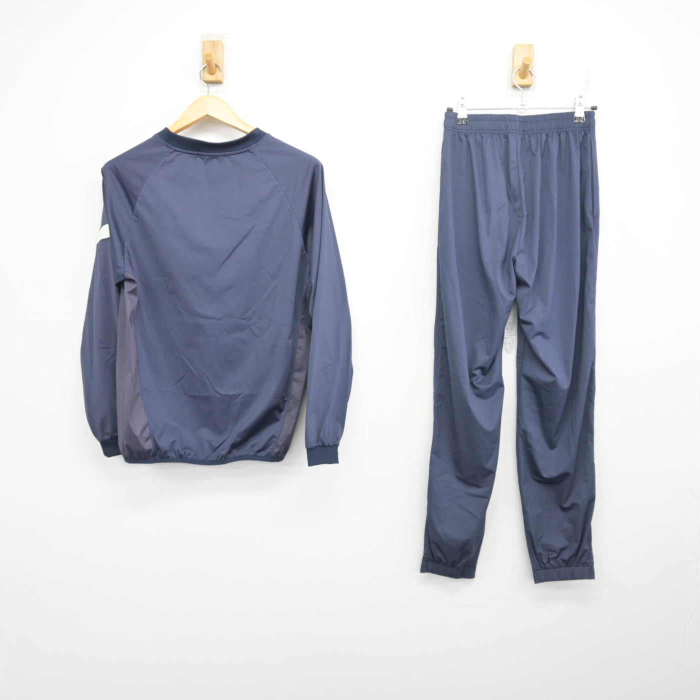 【中古】愛知県 緑高等学校 女子制服 2点 (ジャージ 上・ジャージ 下) sf097762