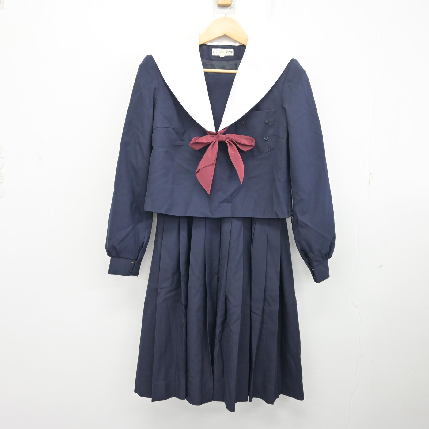 【中古】愛知県 栄中学校 女子制服 3点 (セーラー服・スカート) sf097765