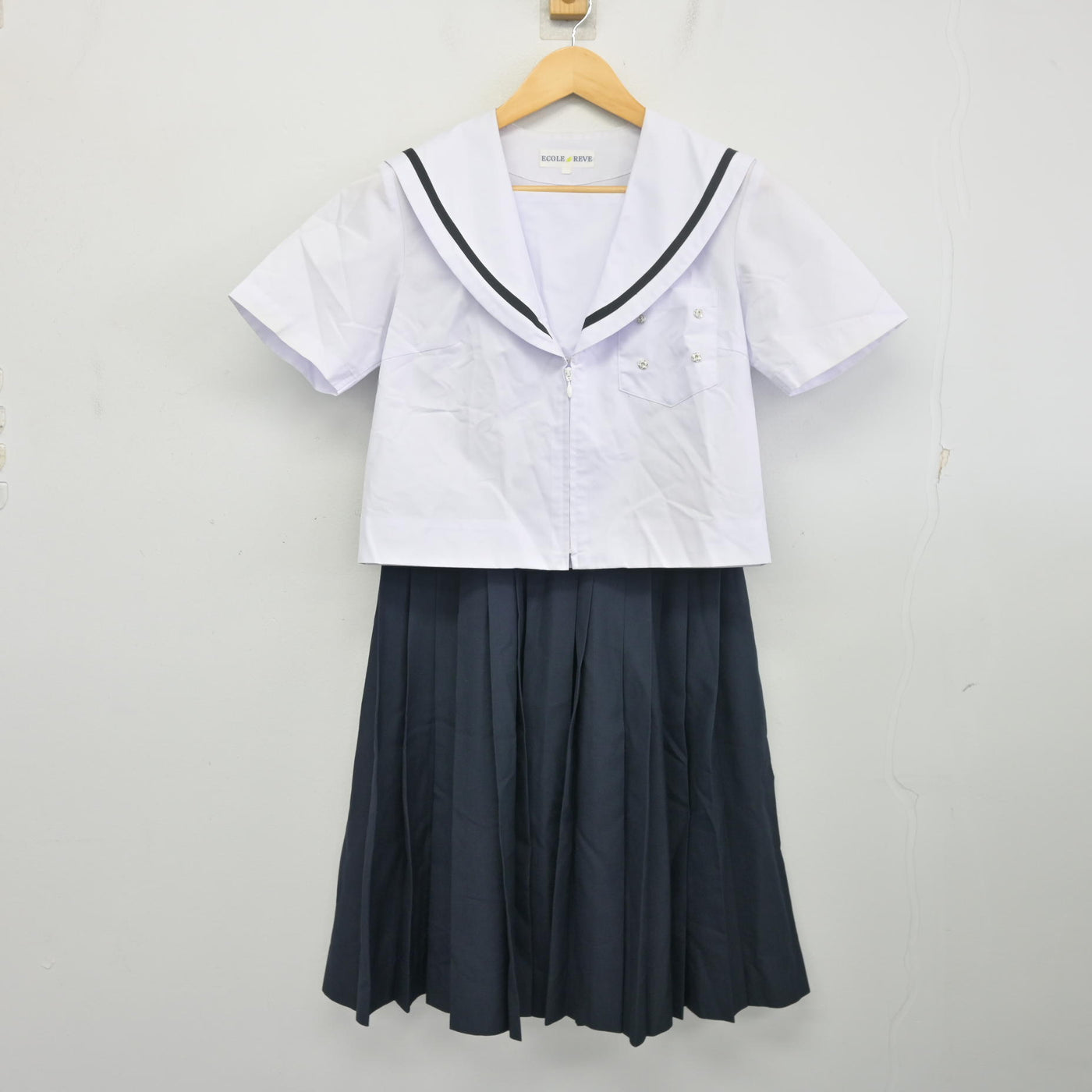 【中古】愛知県 栄中学校 女子制服 3点 (セーラー服・スカート) sf097766