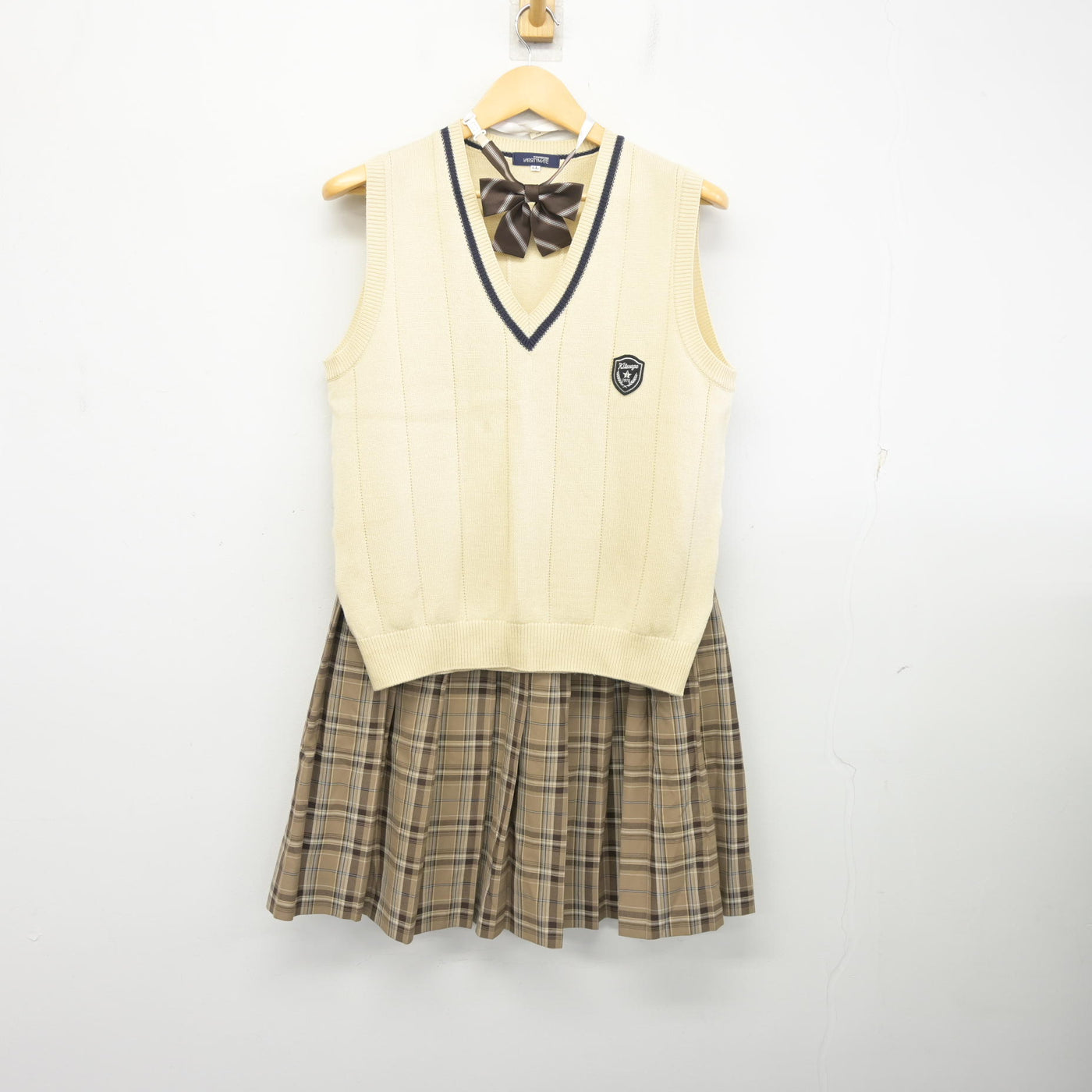 【中古】京都府 北嵯峨高等学校 女子制服 3点 (ニットベスト・スカート) sf097778