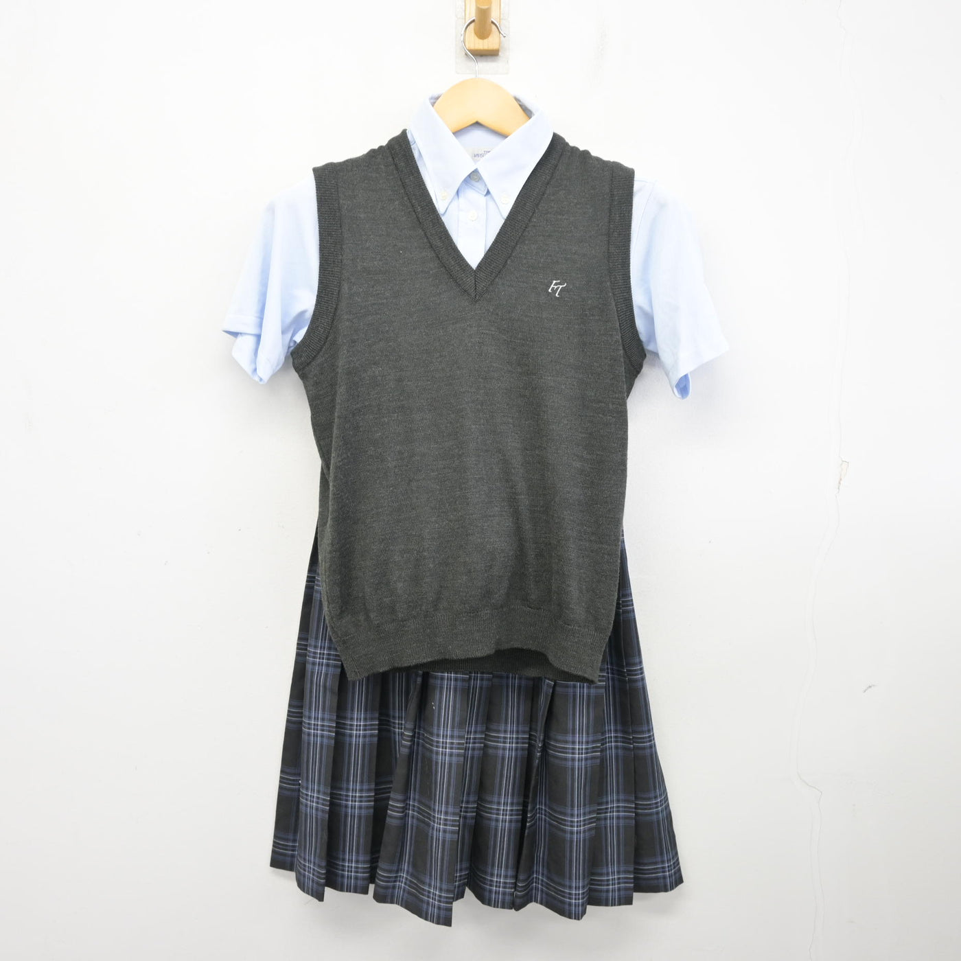 【中古】千葉県 船橋豊富高等学校 女子制服 3点 (ニットベスト・シャツ・スカート) sf097783
