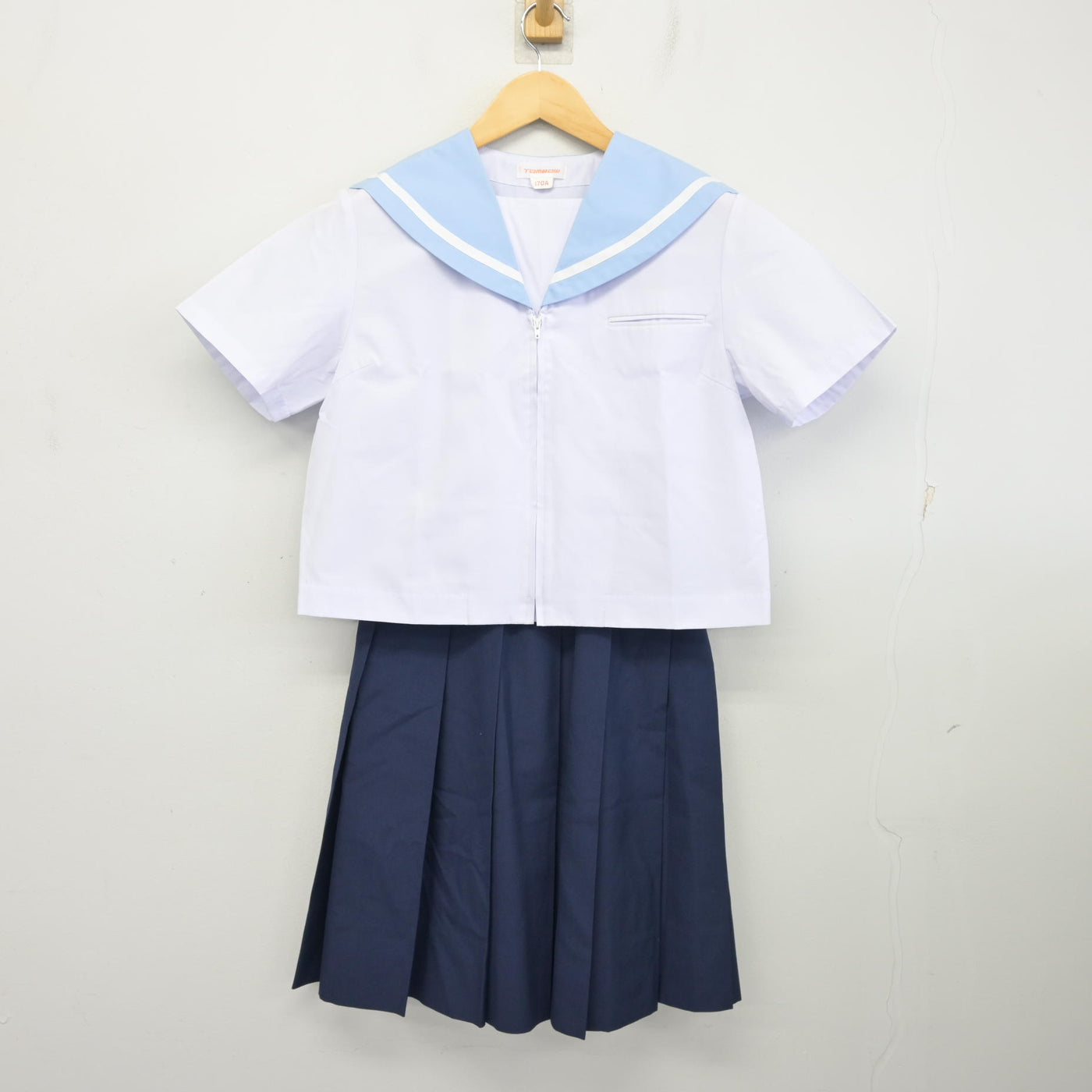 【中古】神奈川県 鵜野森中学校 女子制服 3点 (セーラー服・スカート) sf097797