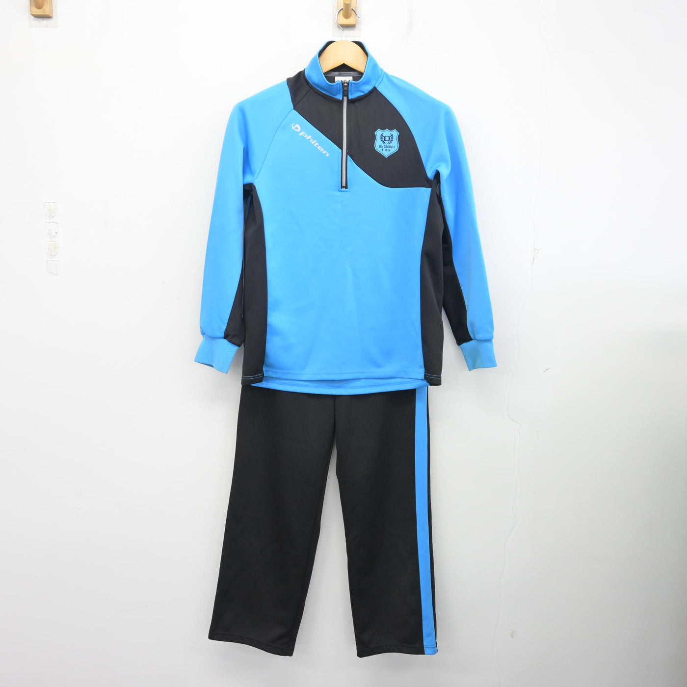 【中古】神奈川県 鵜野森中学校 女子制服 2点 (ジャージ 上・ジャージ 下) sf097798