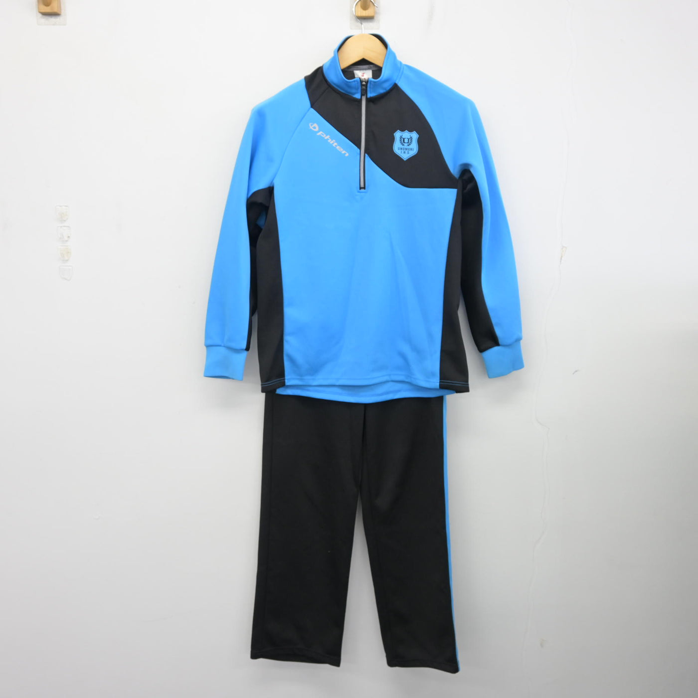 【中古】神奈川県 鵜野森中学校 女子制服 2点 (ジャージ 上・ジャージ 下) sf097799