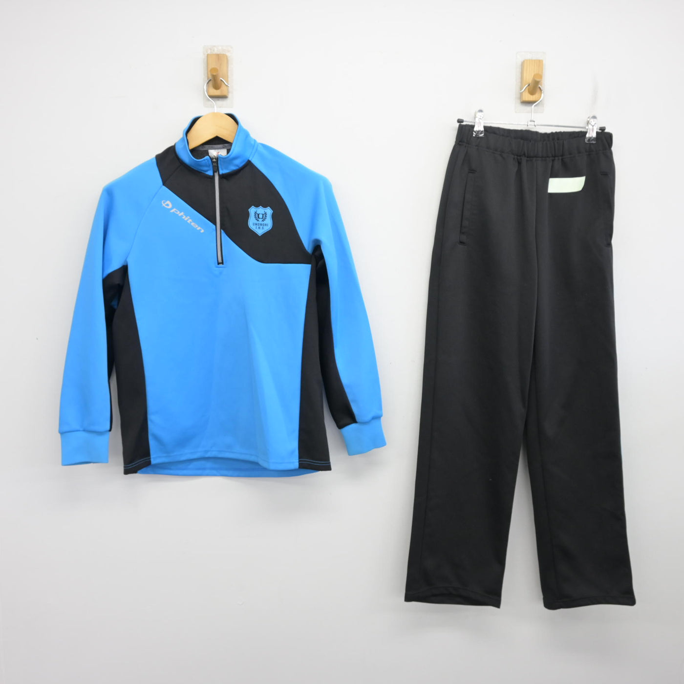 【中古】神奈川県 鵜野森中学校 女子制服 2点 (ジャージ 上・ジャージ 下) sf097799