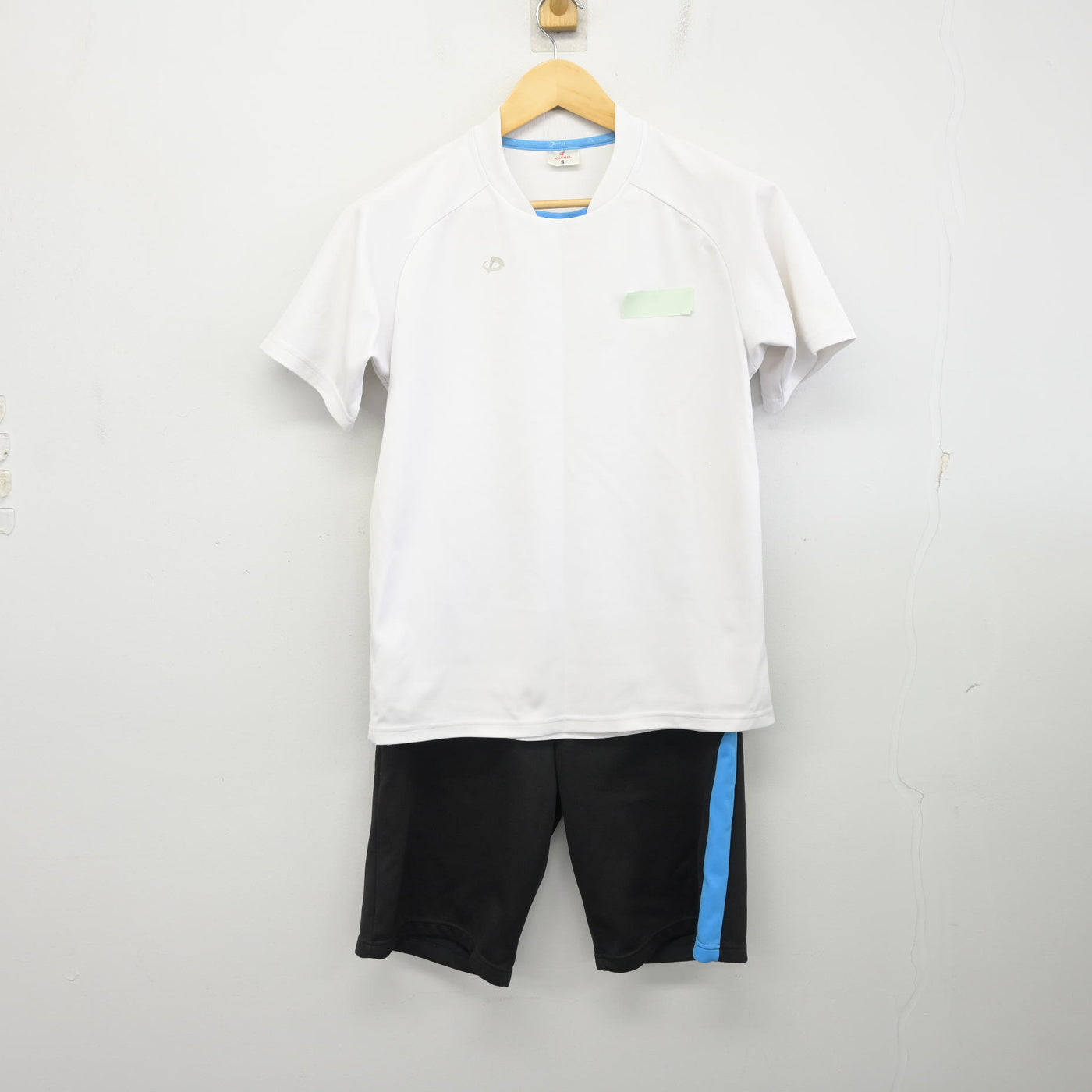 【中古】神奈川県 鵜野森中学校 女子制服 2点 (体操服 上・体操服 下) sf097801