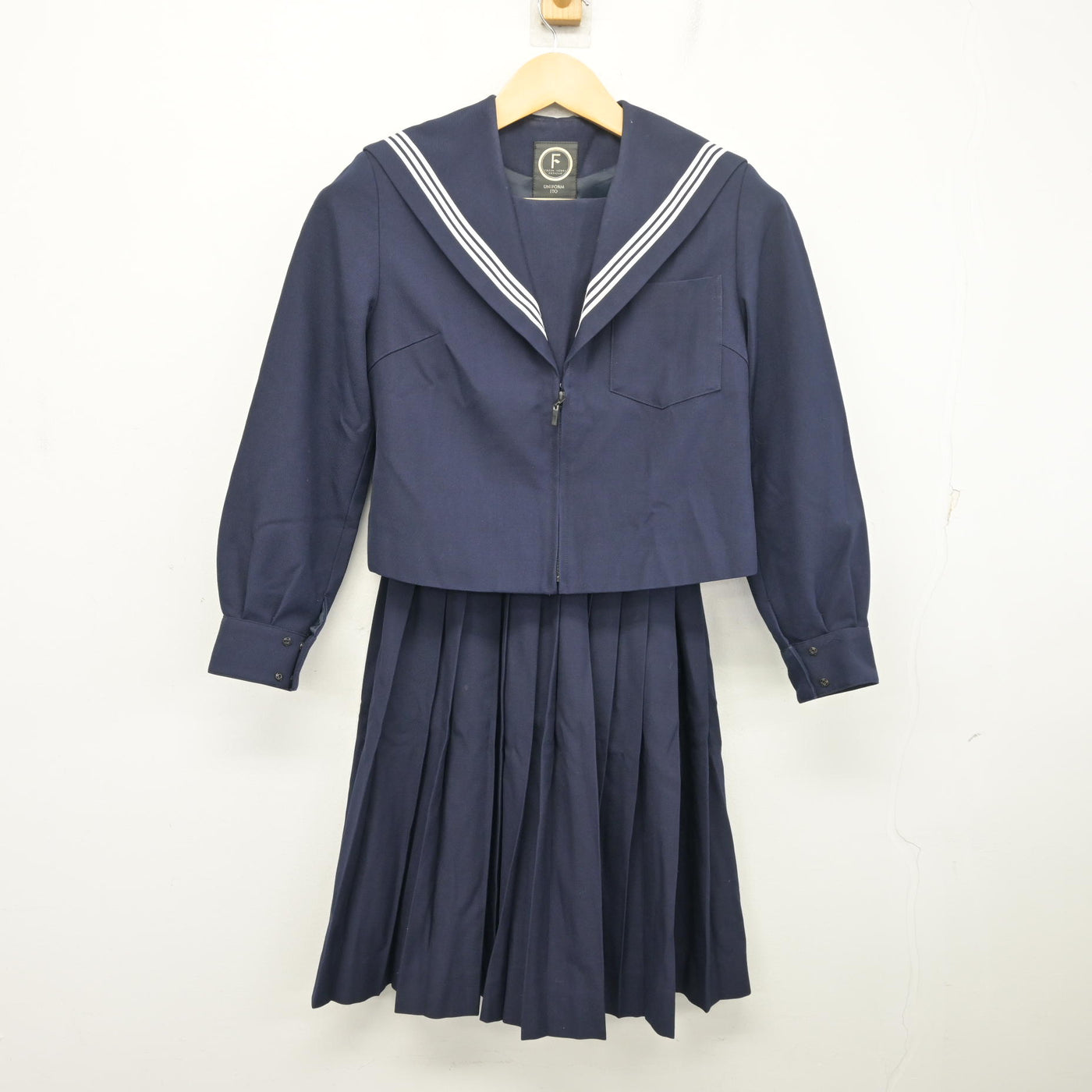 【中古】愛知県 一宮市立大和中学校 女子制服 2点 (セーラー服・スカート) sf097829