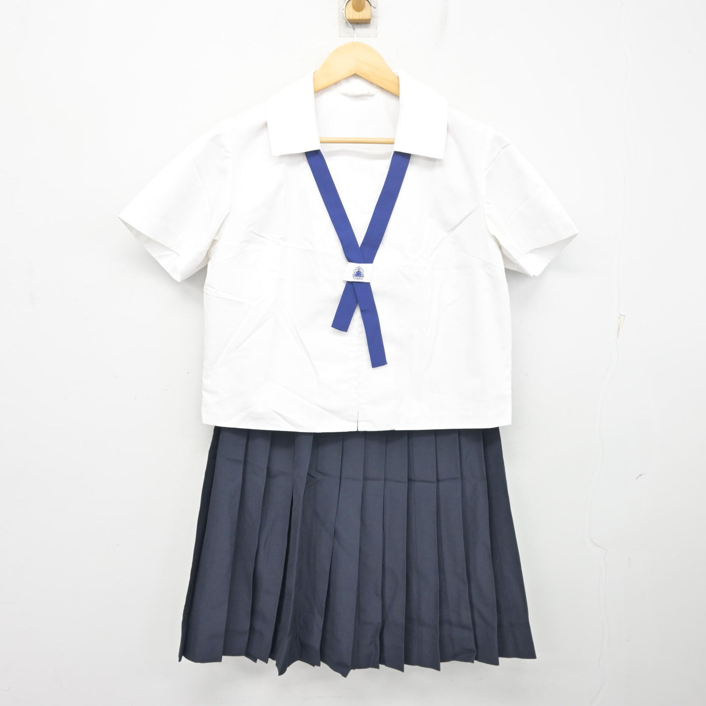 【中古】佐賀県 佐賀東高等学校 女子制服 3点 (セーラー服・スカート) sf097840