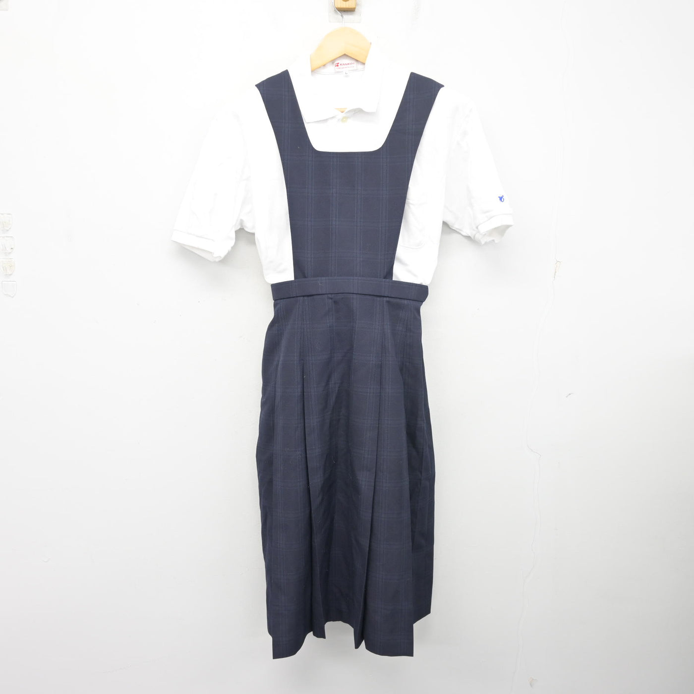 【中古】広島県 戸坂中学校 女子制服 3点 (シャツ・スカート) sf097848