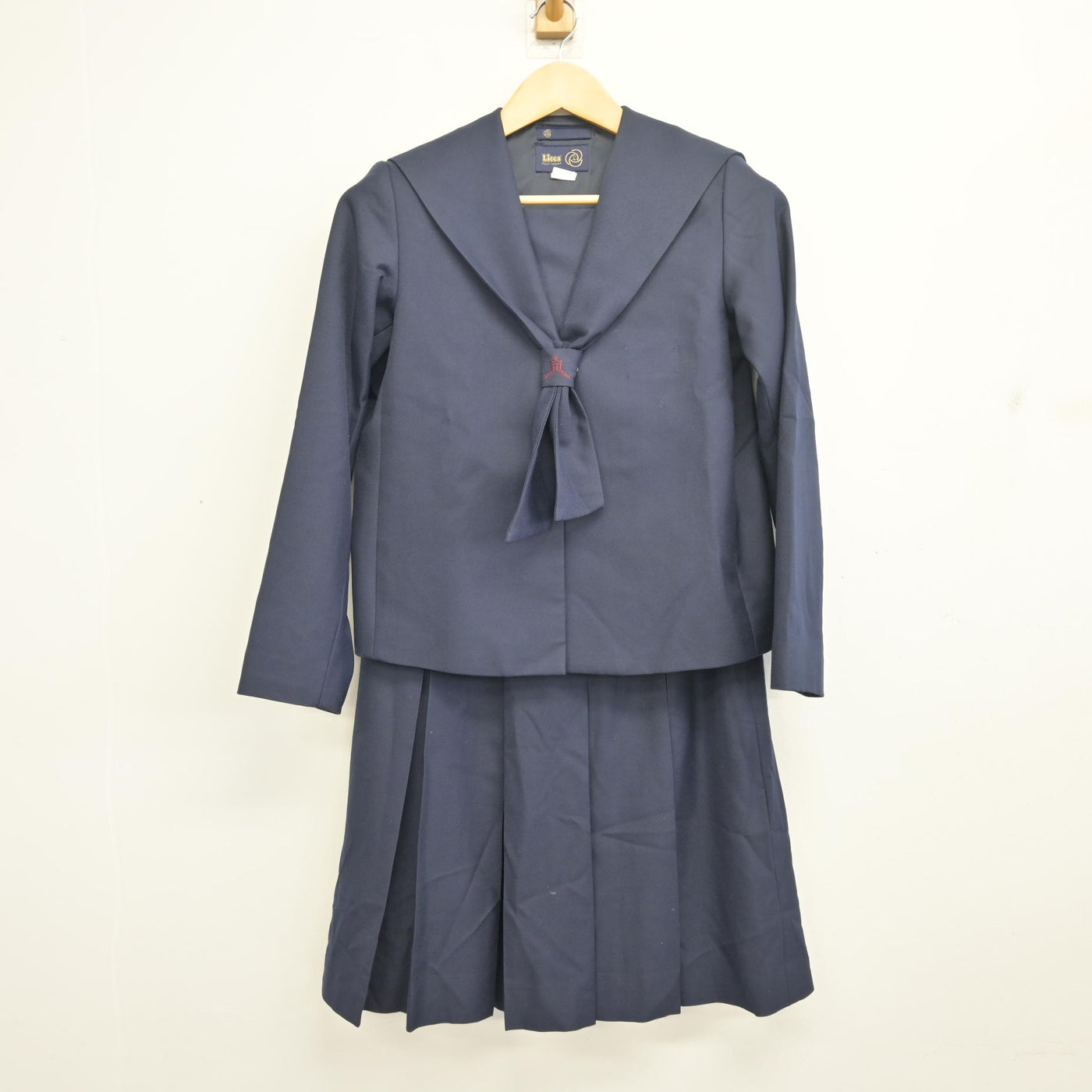 【中古】福島県 福島第四中学校 女子制服 2点 (セーラー服・スカート) sf097850