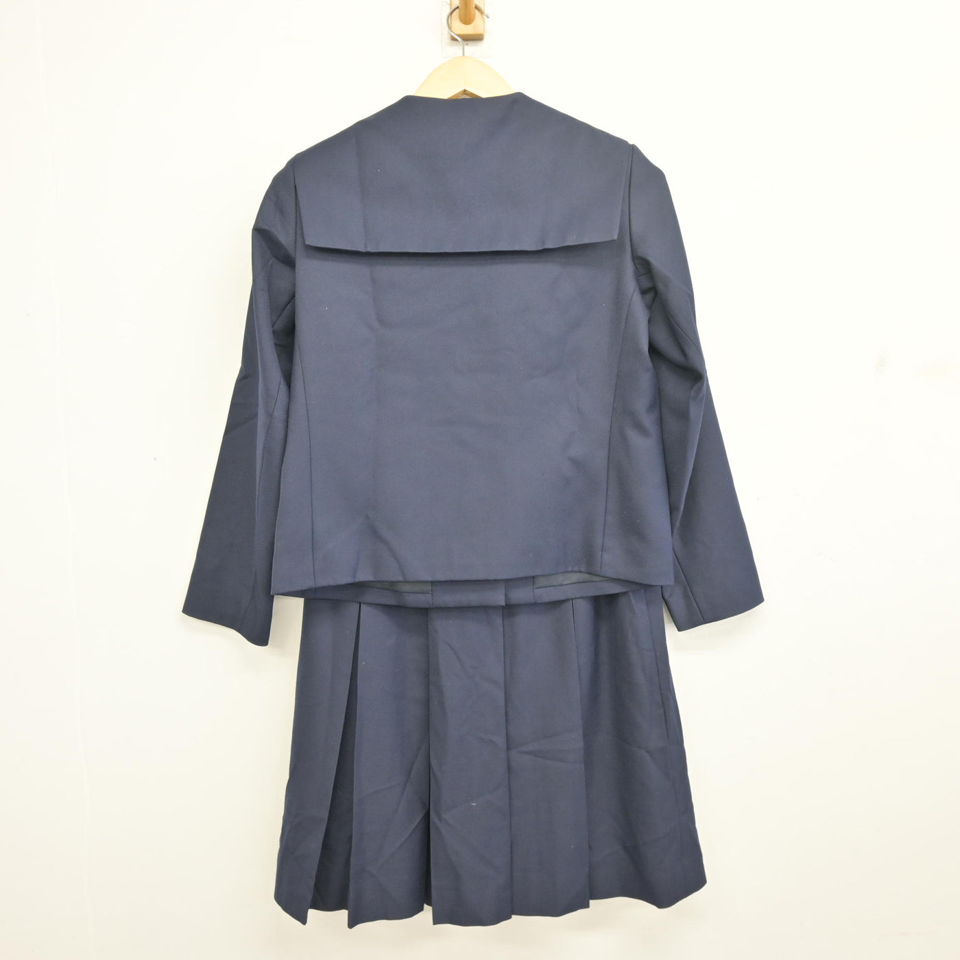 【中古】福島県 福島第四中学校 女子制服 2点 (セーラー服・スカート) sf097850