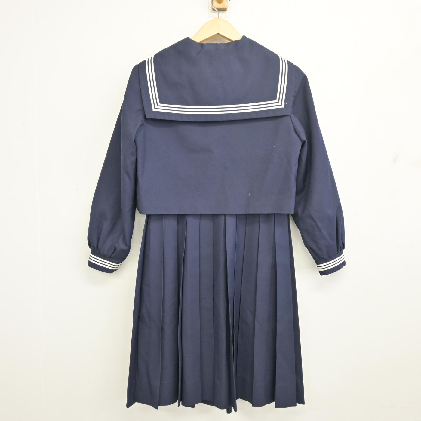 【中古】福岡県 筑紫女学園高等学校 女子制服 3点 (セーラー服・ジャンパースカート) sf097859
