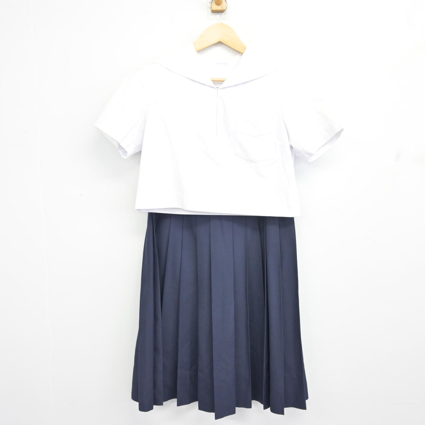 【中古】福岡県 筑紫女学園高等学校 女子制服 3点 (セーラー服・セーラー服・スカート) sf097861
