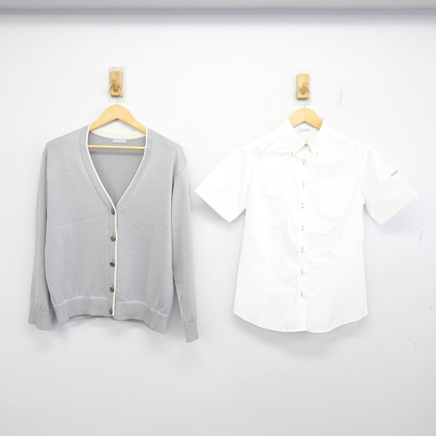 【中古】大阪府 大阪偕星学園高等学校 女子制服 2点 (ニット・シャツ) sf097886