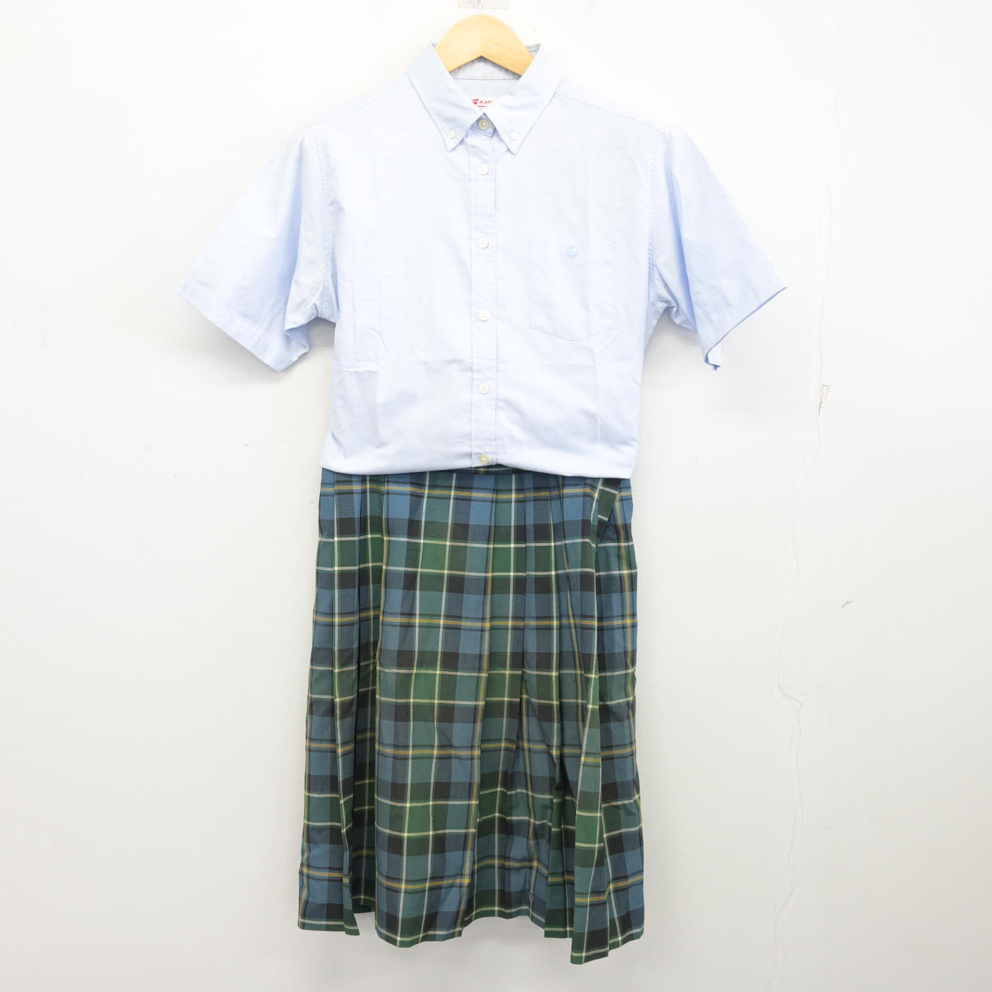 【中古】神奈川県 聖セシリア女子高等学校 女子制服 2点 (シャツ・スカート) sf097896