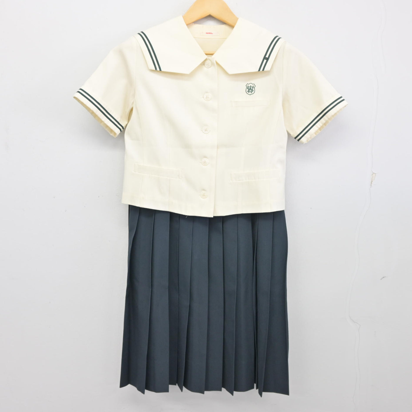 【中古】福岡県 西南学院中学校 女子制服 2点 (セーラー服・スカート) sf097901