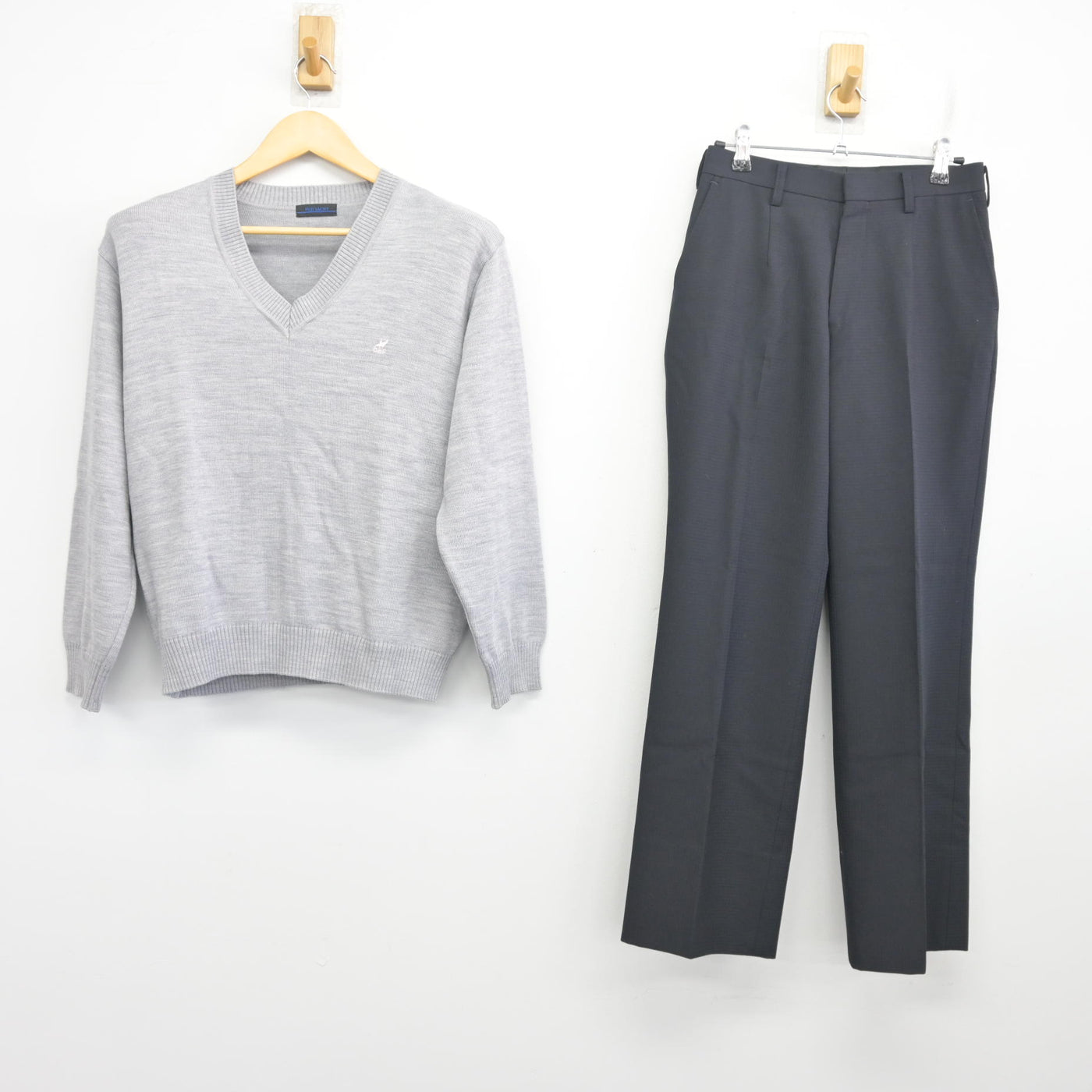 【中古】大阪府 大阪ビジネスフロンティア高等学校 女子制服 2点 (ニット・ズボン) sf097925