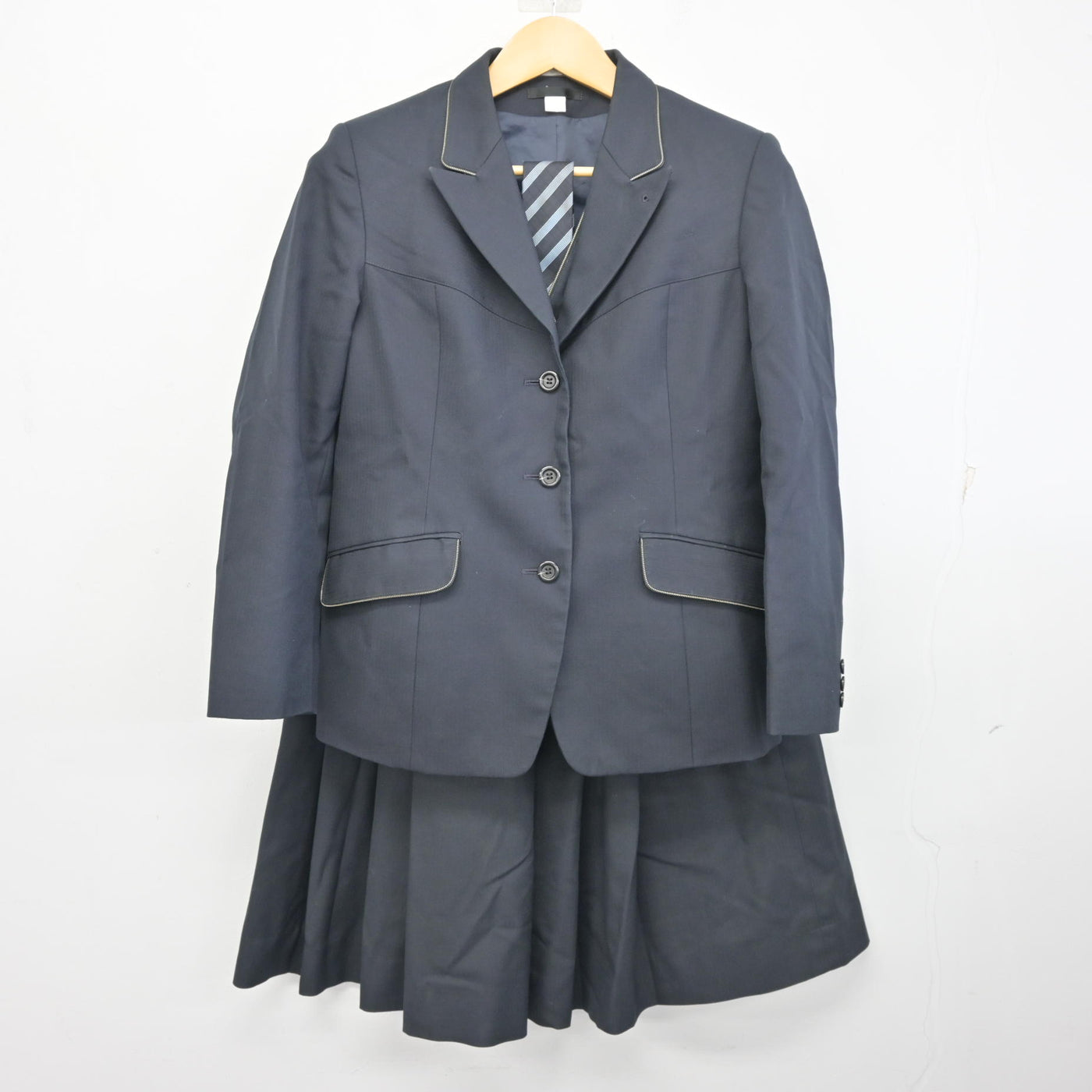 【中古】北海道 藻岩高等学校 女子制服 4点 (ブレザー・ベスト・スカート) sf097932
