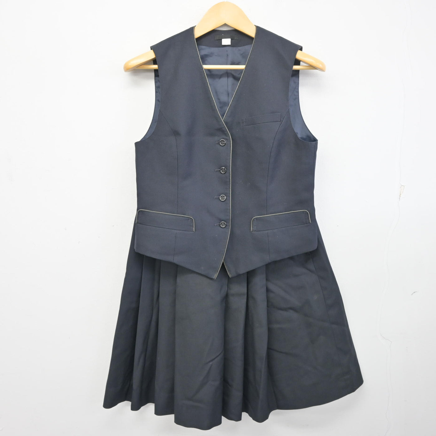 【中古】北海道 藻岩高等学校 女子制服 4点 (ブレザー・ベスト・スカート) sf097932