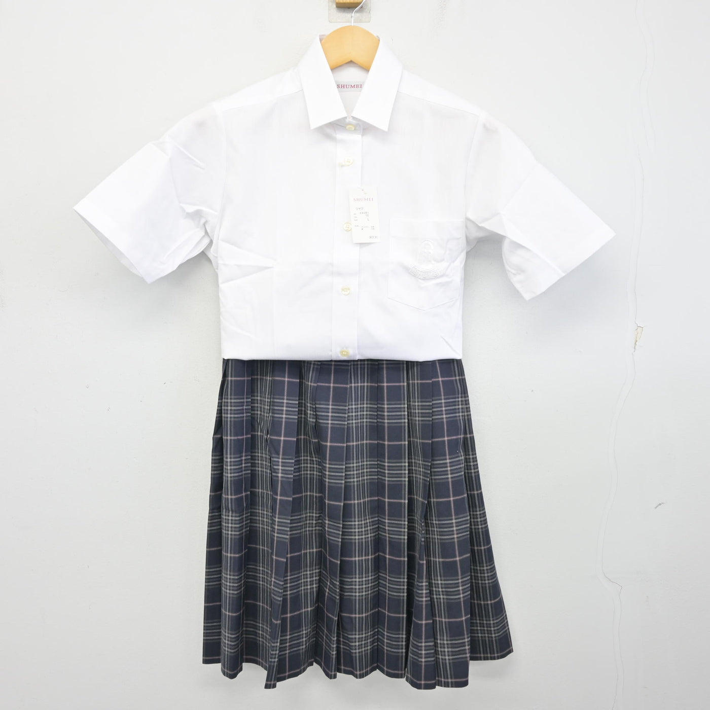 【中古】埼玉県 秀明英光高等学校/旧制服 女子制服 2点 (シャツ・スカート) sf097940