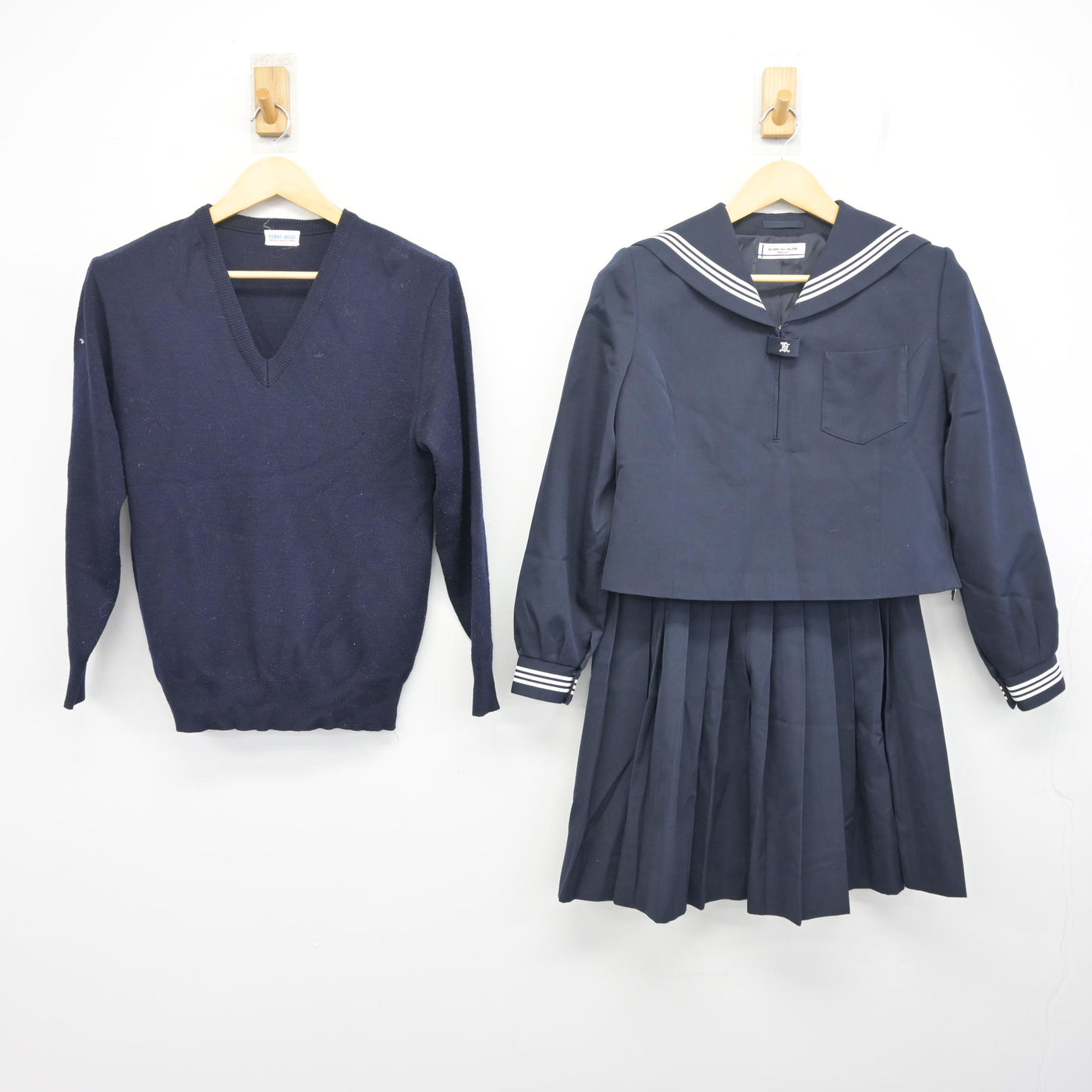 【中古】高知県 高知商業高等学校 女子制服 3点 (セーラー服・ニット・スカート) sf097955