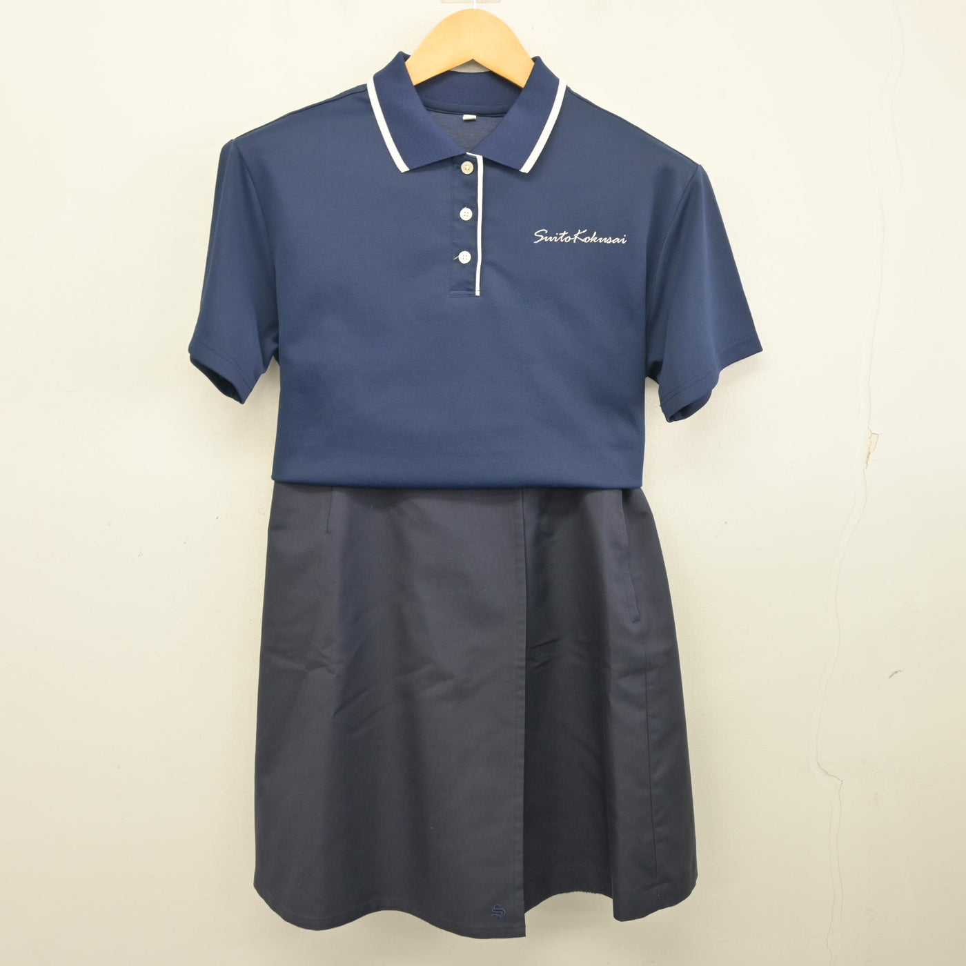 【中古】大阪府 水都国際高等学校 女子制服 3点 (シャツ・シャツ・スカート) sf097979