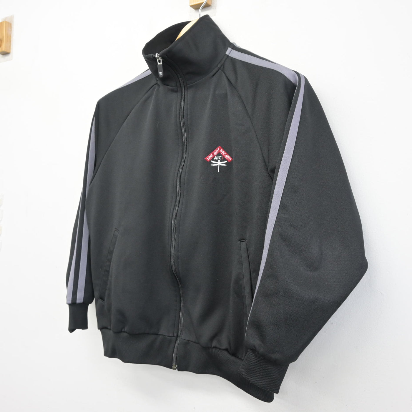 【中古】広島県 AICJ高等学校 女子制服 1点 (ジャージ 上) sf097996