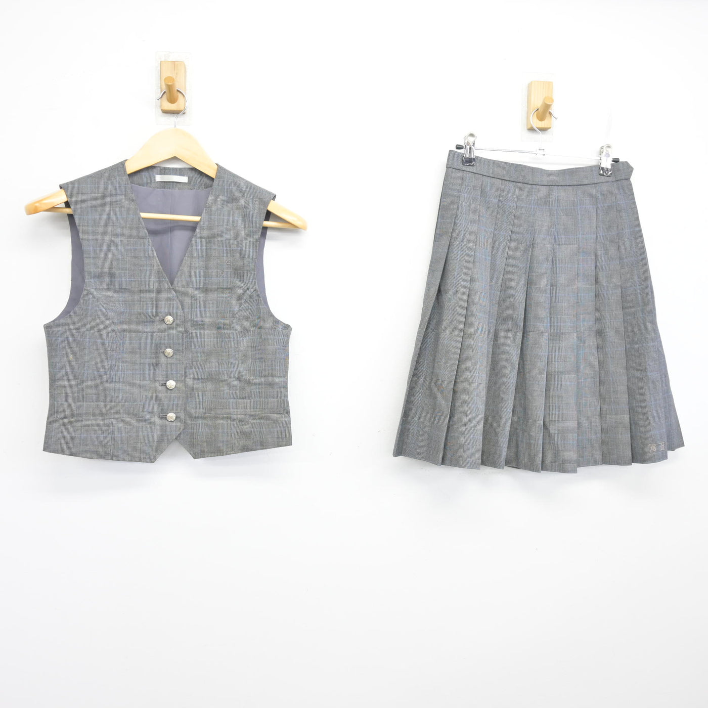 【中古】埼玉県 武南高等学校/旧制服 女子制服 2点 (ベスト・スカート) sf098022