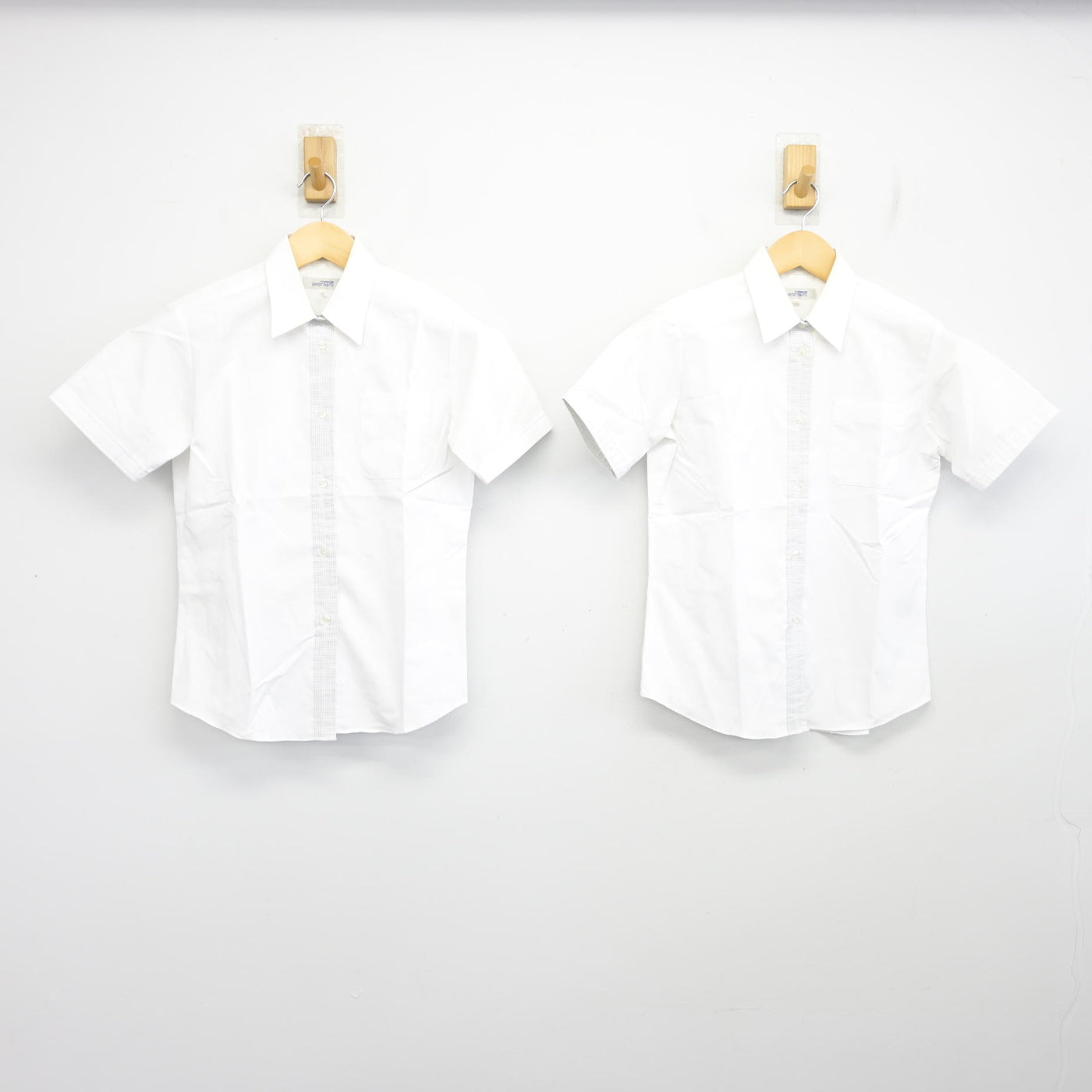 【中古】福岡県 福岡大学附属大濠高等学校 女子制服 4点 (シャツ・スカート) sf098044